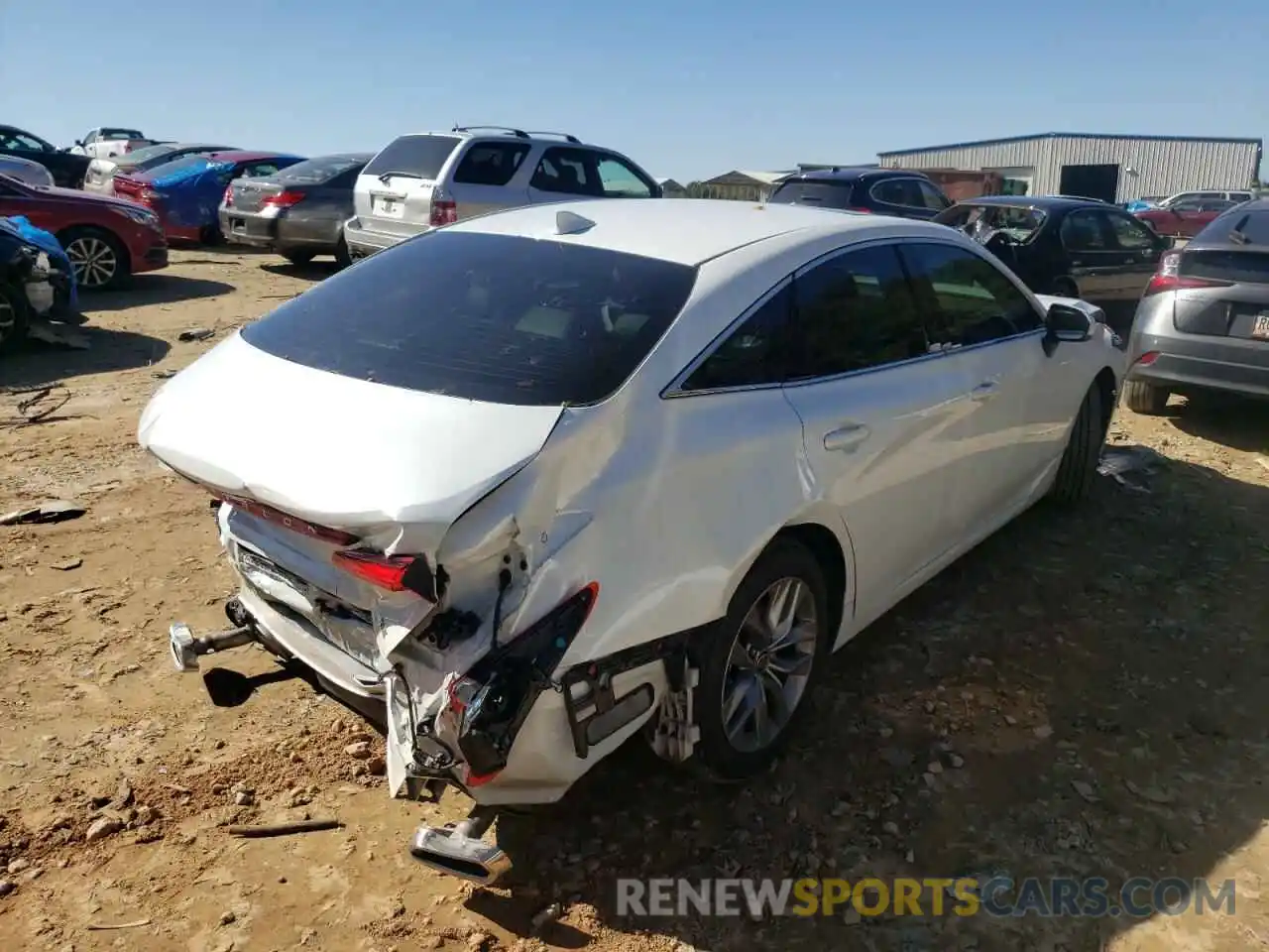 4 Photograph of a damaged car 4T1AZ1FB2MU070182 TOYOTA AVALON 2021