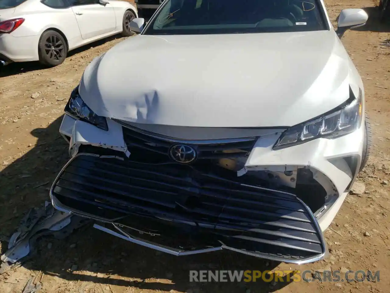 9 Photograph of a damaged car 4T1AZ1FB2MU070182 TOYOTA AVALON 2021