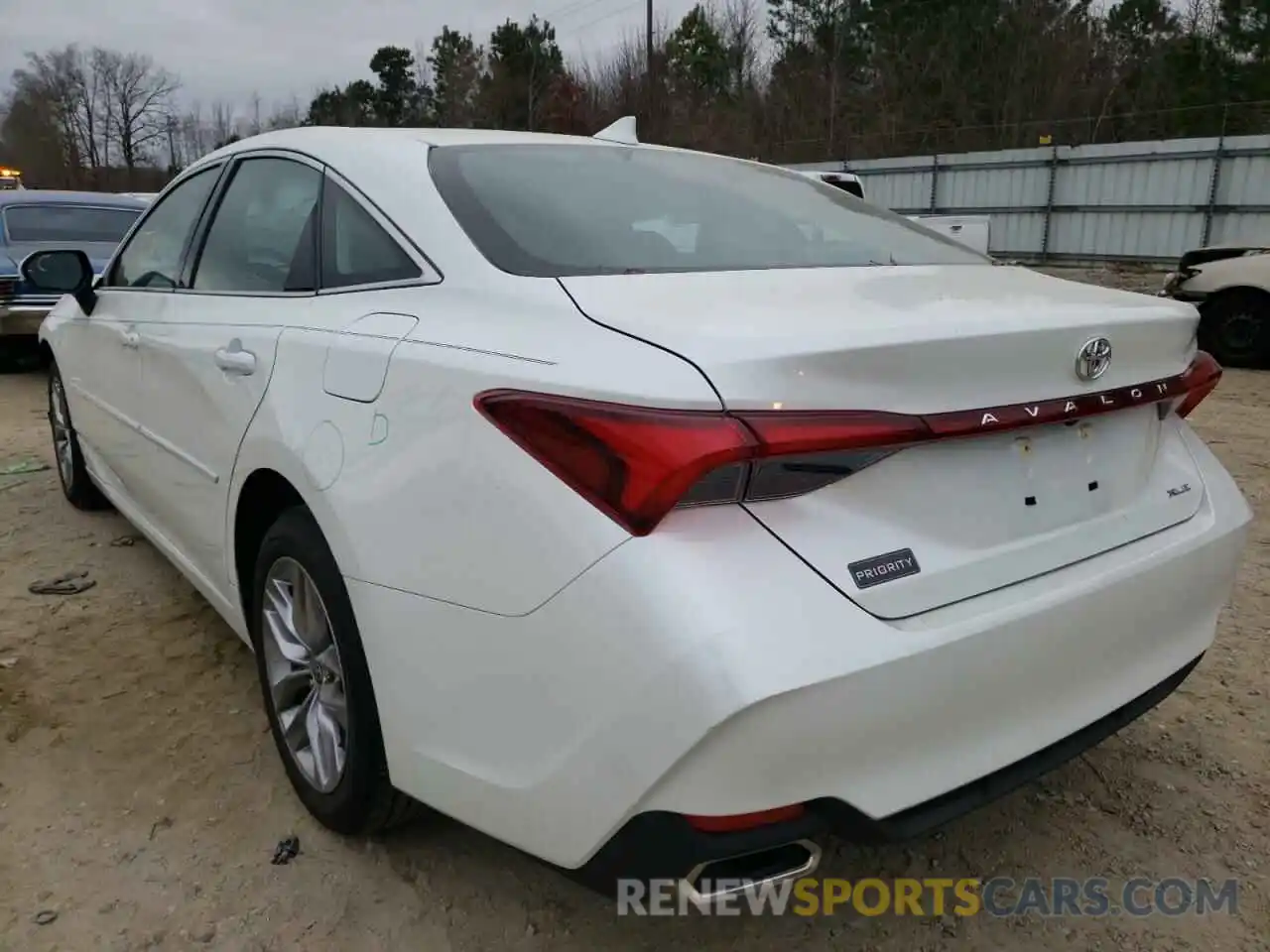 3 Photograph of a damaged car 4T1AZ1FB3MU057747 TOYOTA AVALON 2021