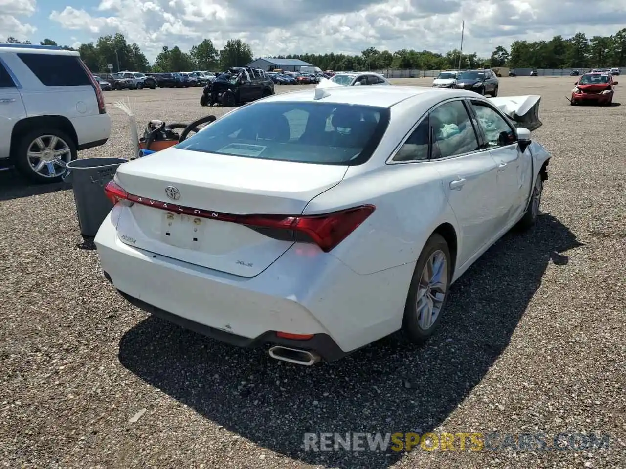 4 Photograph of a damaged car 4T1AZ1FB5MU059435 TOYOTA AVALON 2021