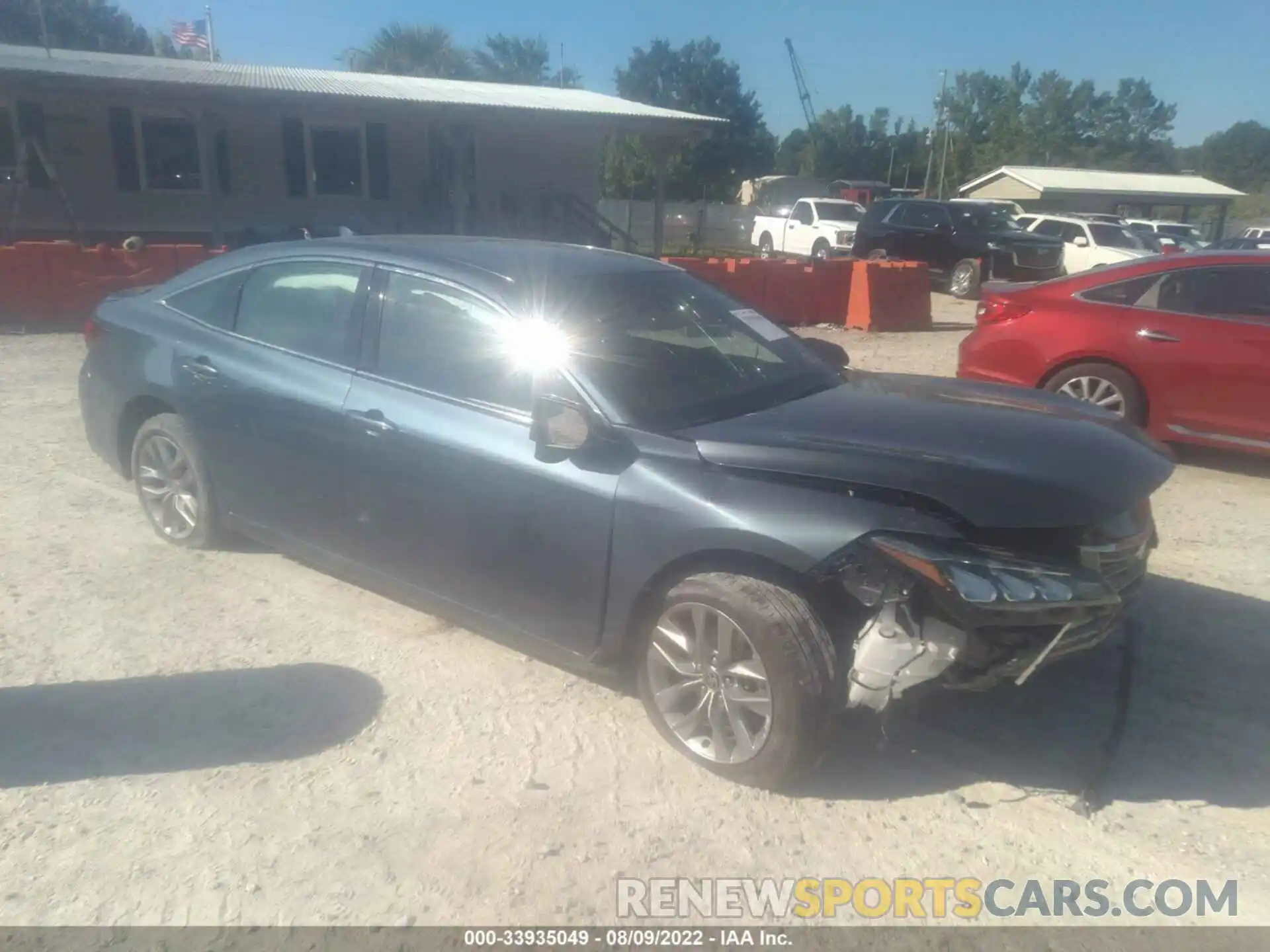 1 Photograph of a damaged car 4T1AZ1FB5MU069432 TOYOTA AVALON 2021