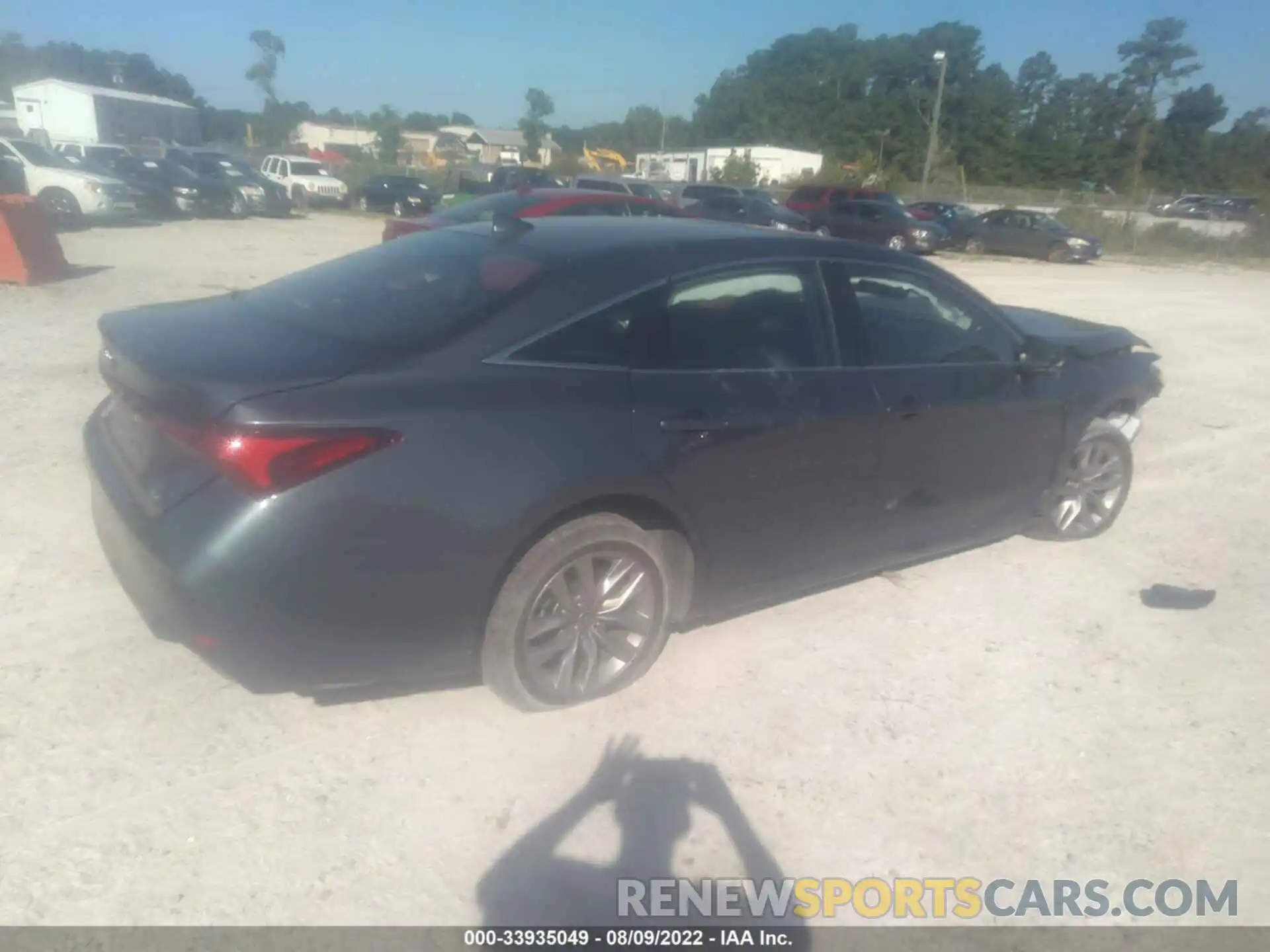 4 Photograph of a damaged car 4T1AZ1FB5MU069432 TOYOTA AVALON 2021