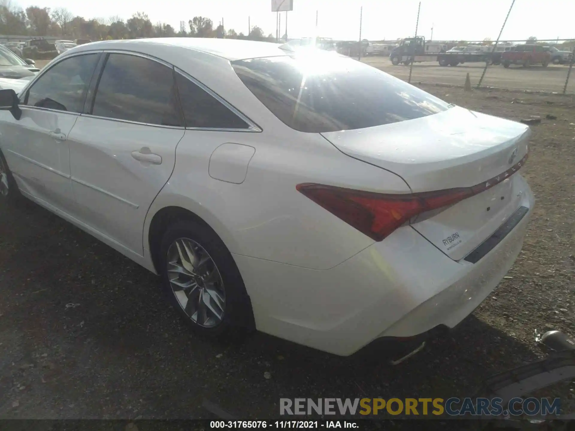 3 Photograph of a damaged car 4T1AZ1FBXMU070205 TOYOTA AVALON 2021