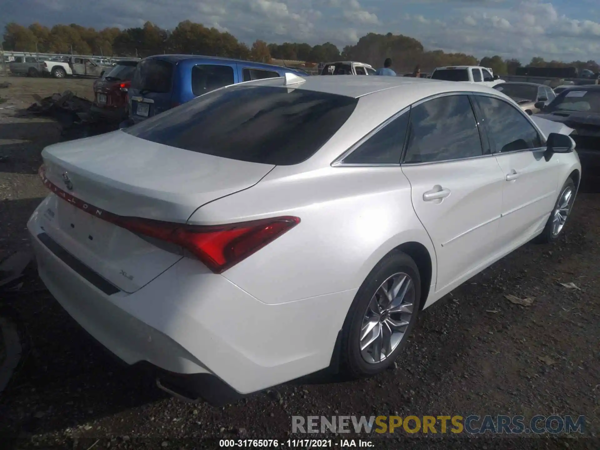 4 Photograph of a damaged car 4T1AZ1FBXMU070205 TOYOTA AVALON 2021