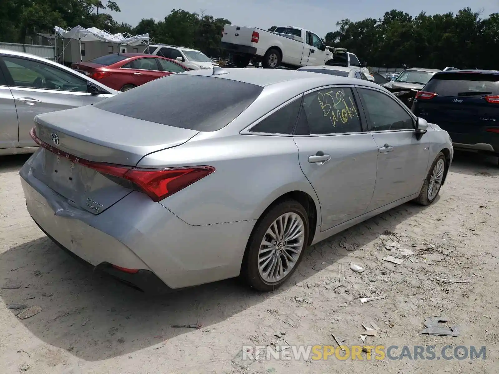 4 Photograph of a damaged car 4T1CA1AB2MU004450 TOYOTA AVALON 2021