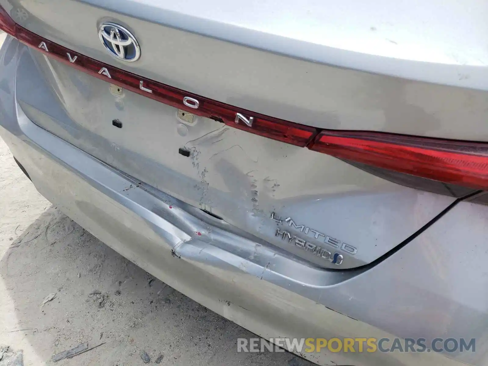 9 Photograph of a damaged car 4T1CA1AB2MU004450 TOYOTA AVALON 2021