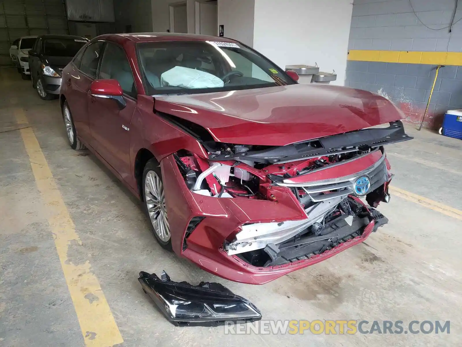 1 Photograph of a damaged car 4T1CA1ABXMU002817 TOYOTA AVALON 2021