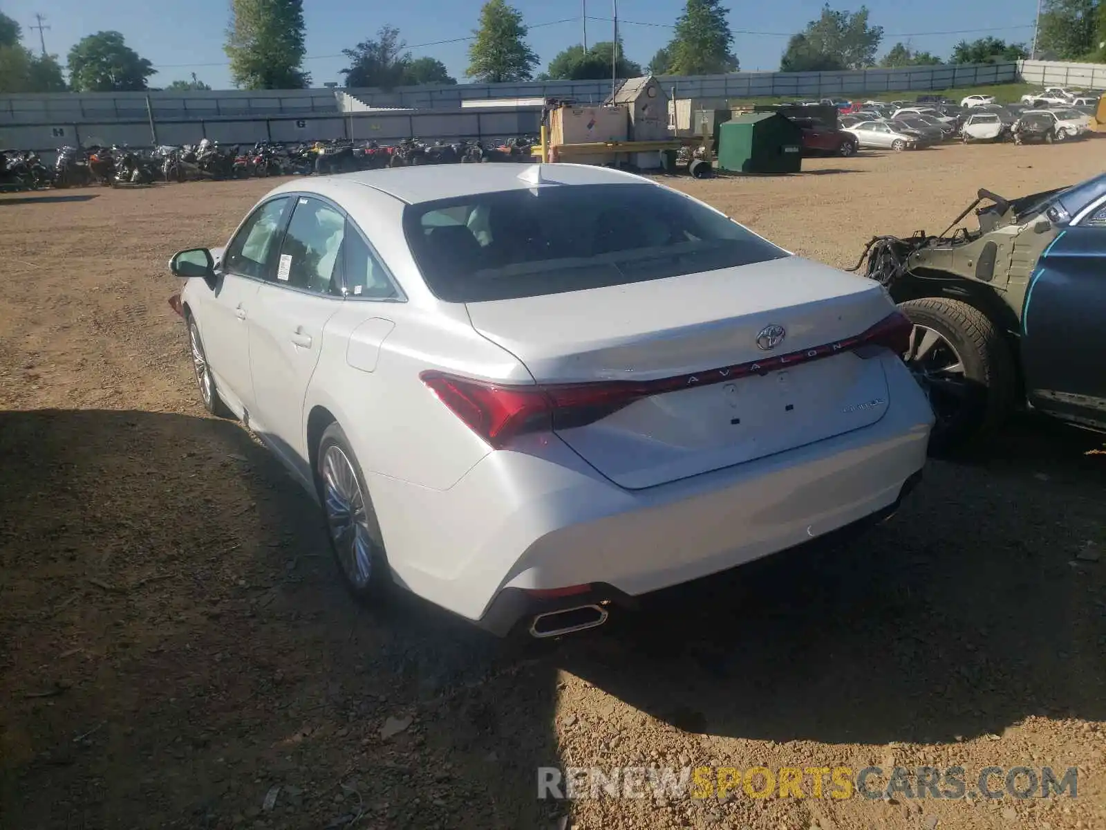 3 Photograph of a damaged car 4T1CZ1FB2MU064682 TOYOTA AVALON 2021