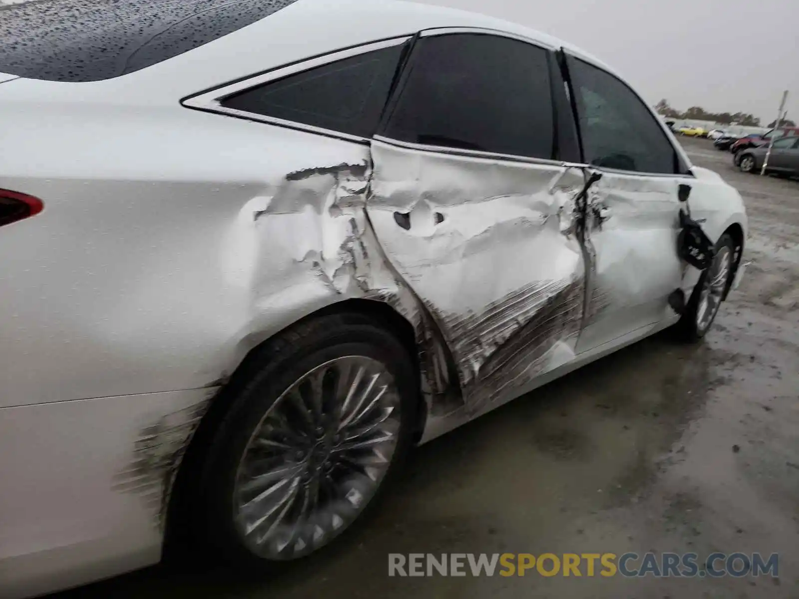 9 Photograph of a damaged car 4T1DA1AB0MU008940 TOYOTA AVALON 2021