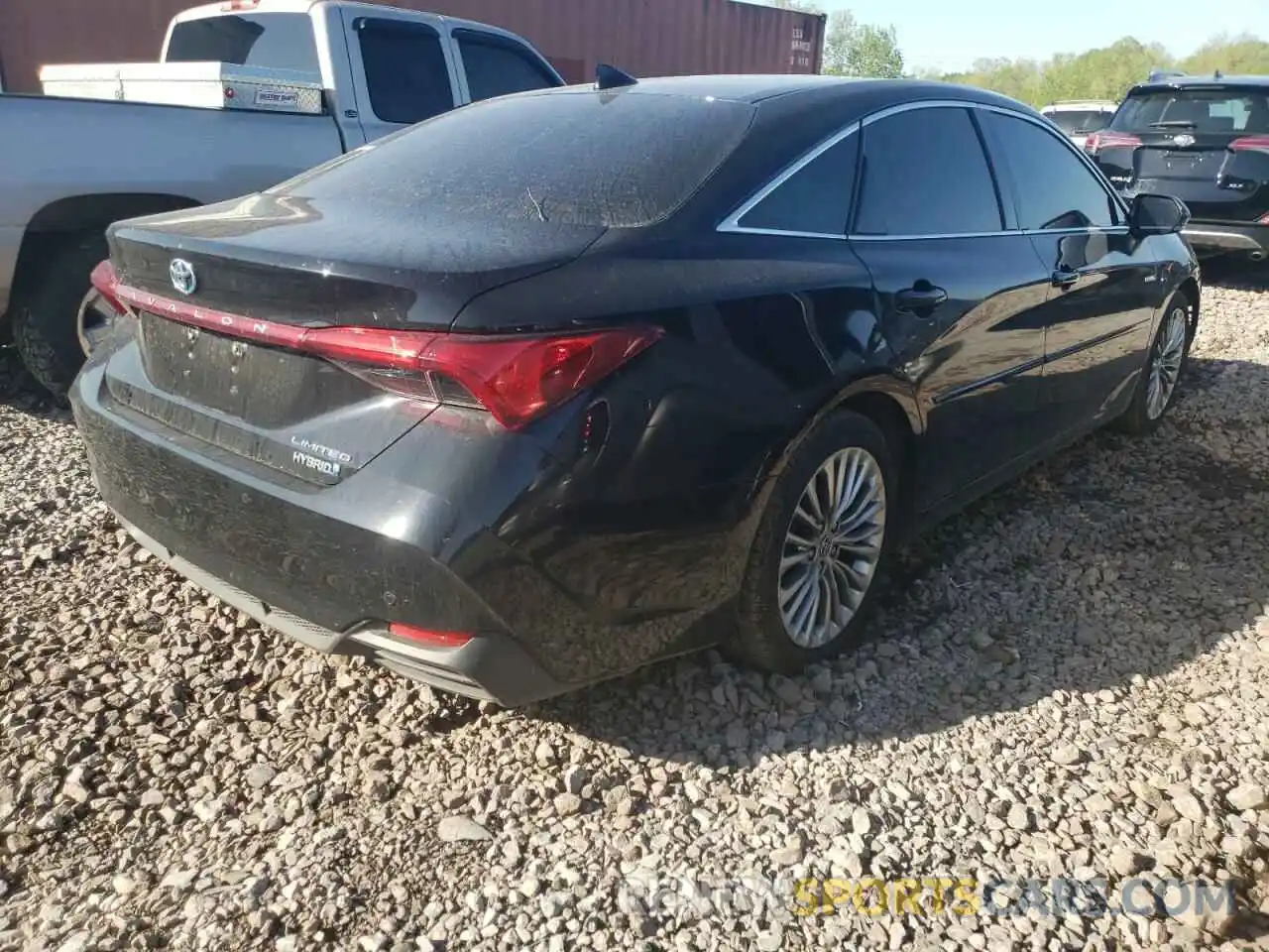 4 Photograph of a damaged car 4T1DA1AB1MU004833 TOYOTA AVALON 2021