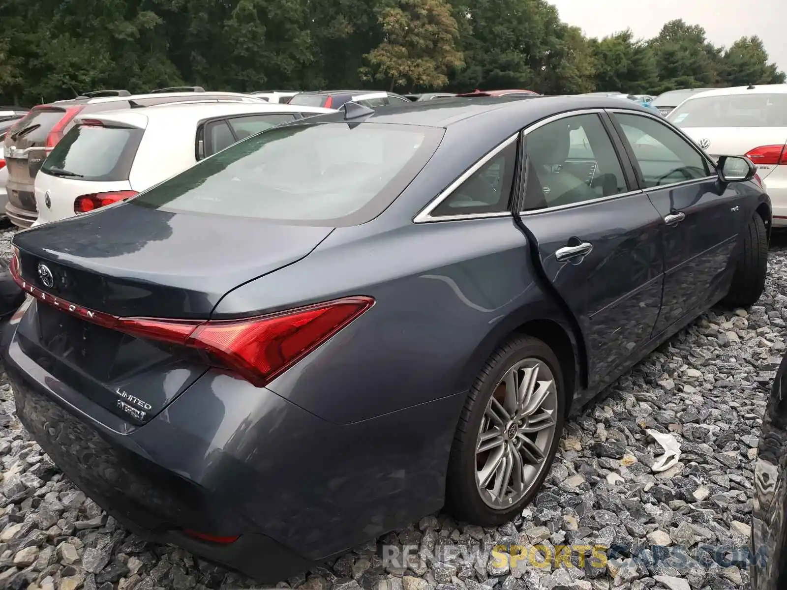 4 Photograph of a damaged car 4T1DA1AB1MU005125 TOYOTA AVALON 2021