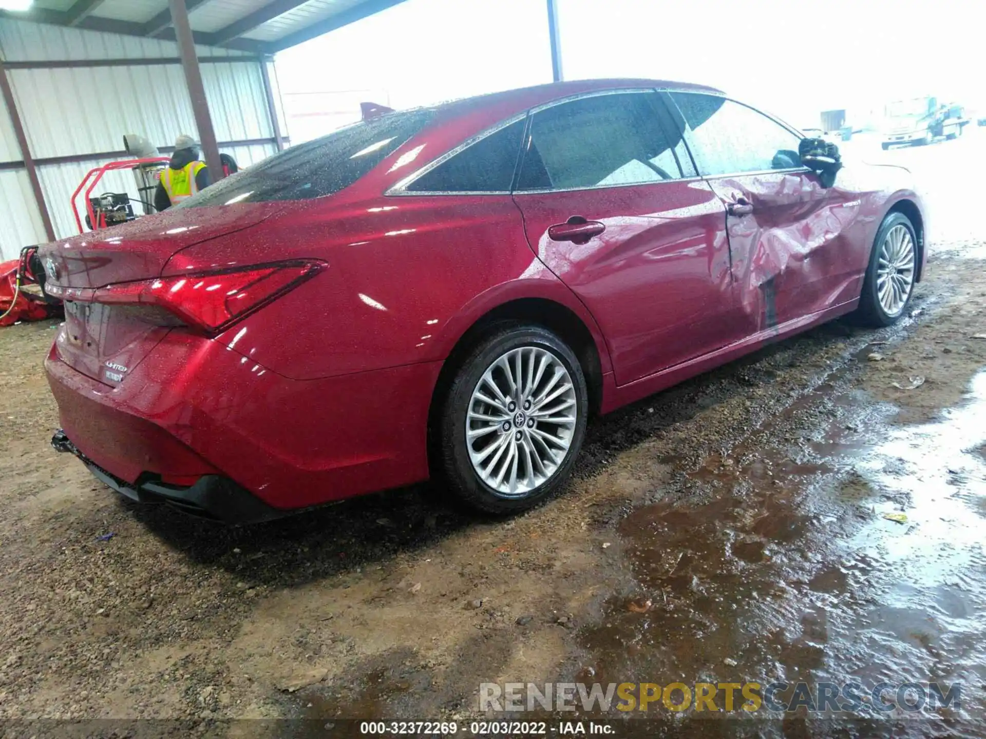 4 Photograph of a damaged car 4T1DA1AB2MU007983 TOYOTA AVALON 2021