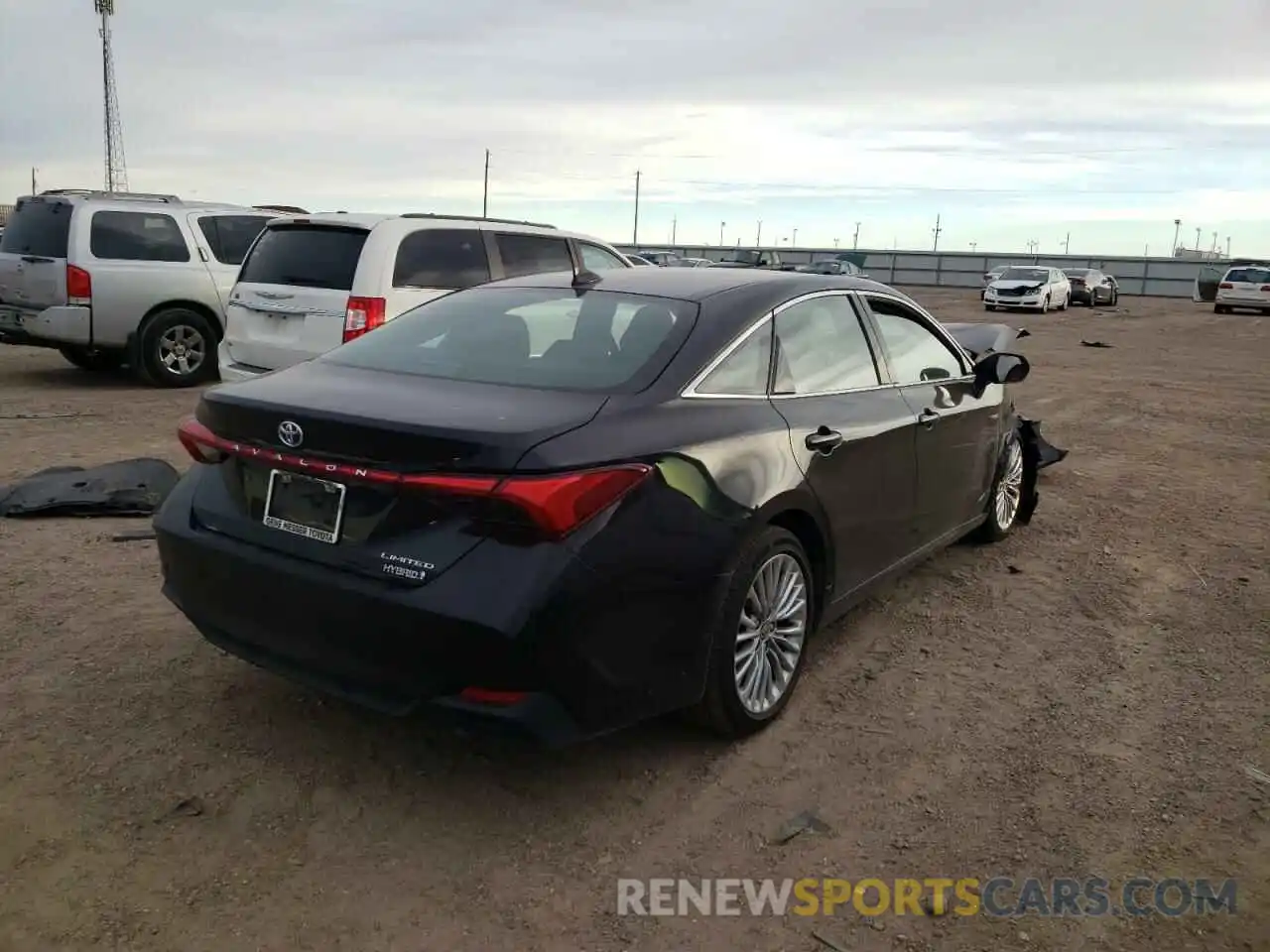 4 Photograph of a damaged car 4T1DA1AB3MU001187 TOYOTA AVALON 2021