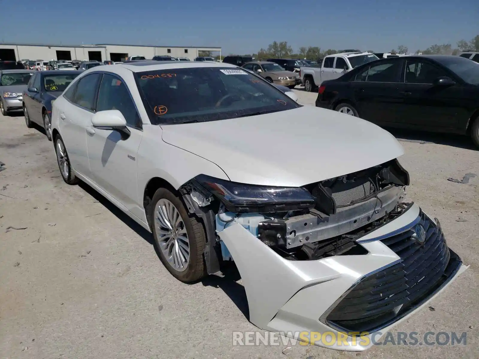 1 Photograph of a damaged car 4T1DA1AB3MU004557 TOYOTA AVALON 2021