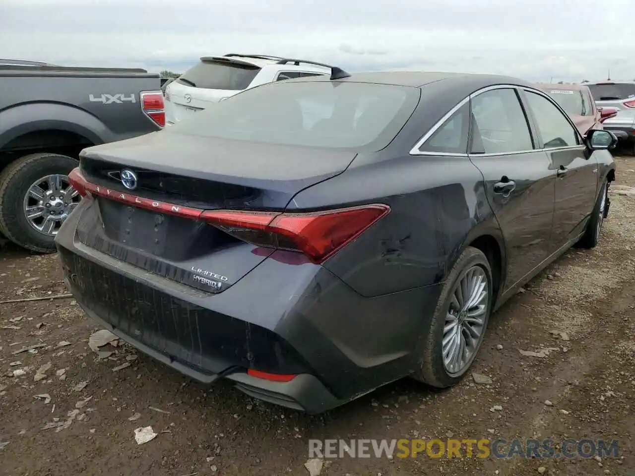 4 Photograph of a damaged car 4T1DA1AB7MU010040 TOYOTA AVALON 2021