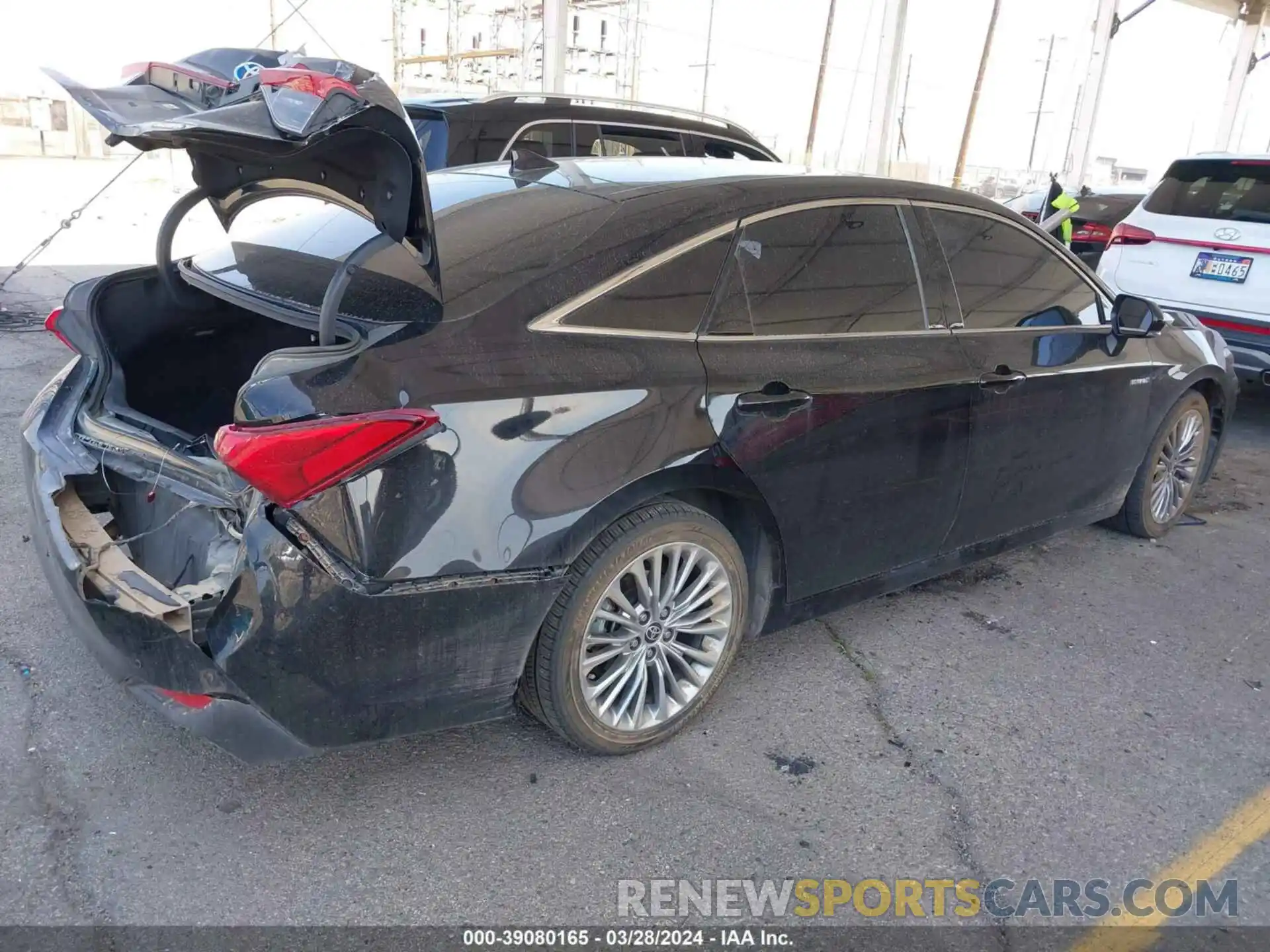 4 Photograph of a damaged car 4T1DA1AB9MU007589 TOYOTA AVALON 2021