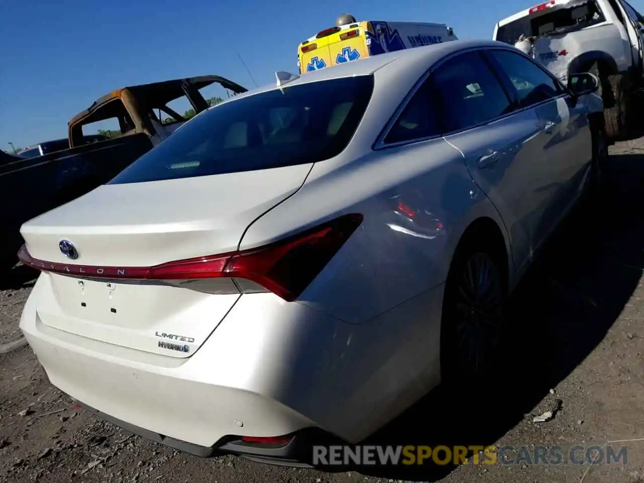 4 Photograph of a damaged car 4T1DA1ABXMU007889 TOYOTA AVALON 2021