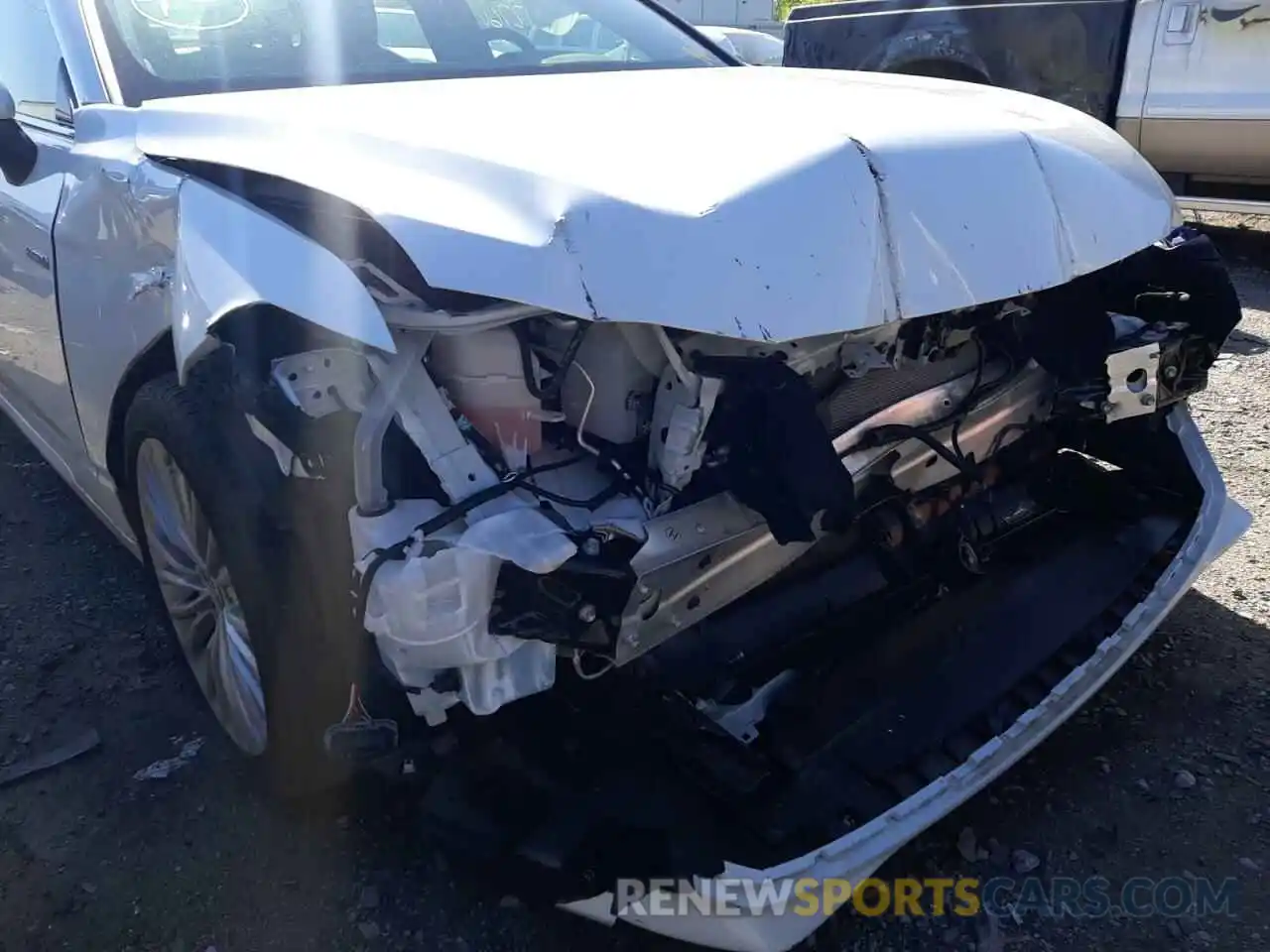 9 Photograph of a damaged car 4T1DA1ABXMU007889 TOYOTA AVALON 2021