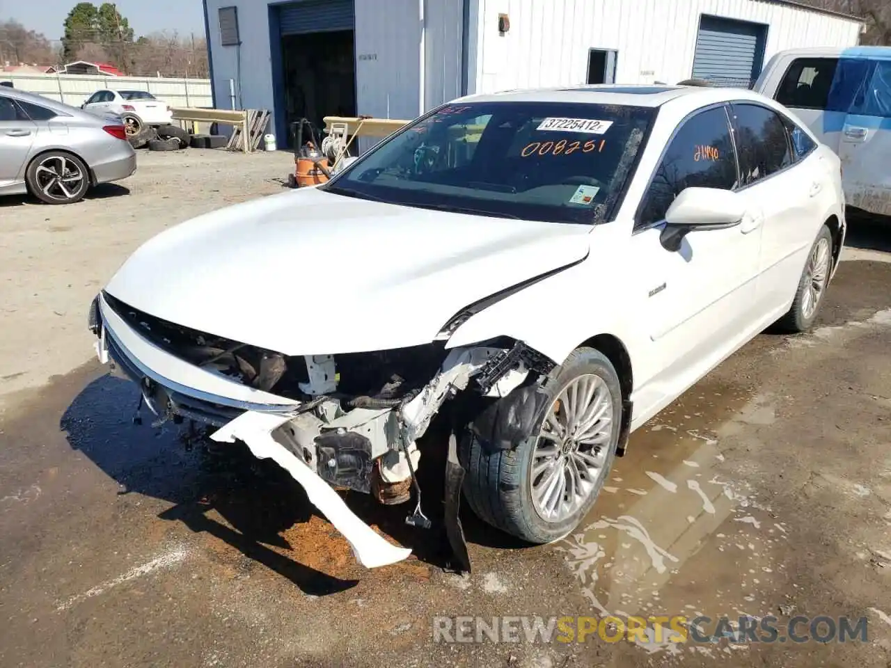 2 Photograph of a damaged car 4T1DA1ABXMU008251 TOYOTA AVALON 2021