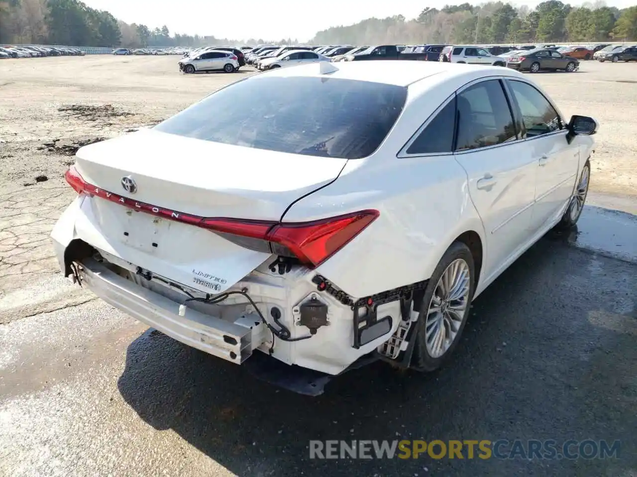 4 Photograph of a damaged car 4T1DA1ABXMU008251 TOYOTA AVALON 2021