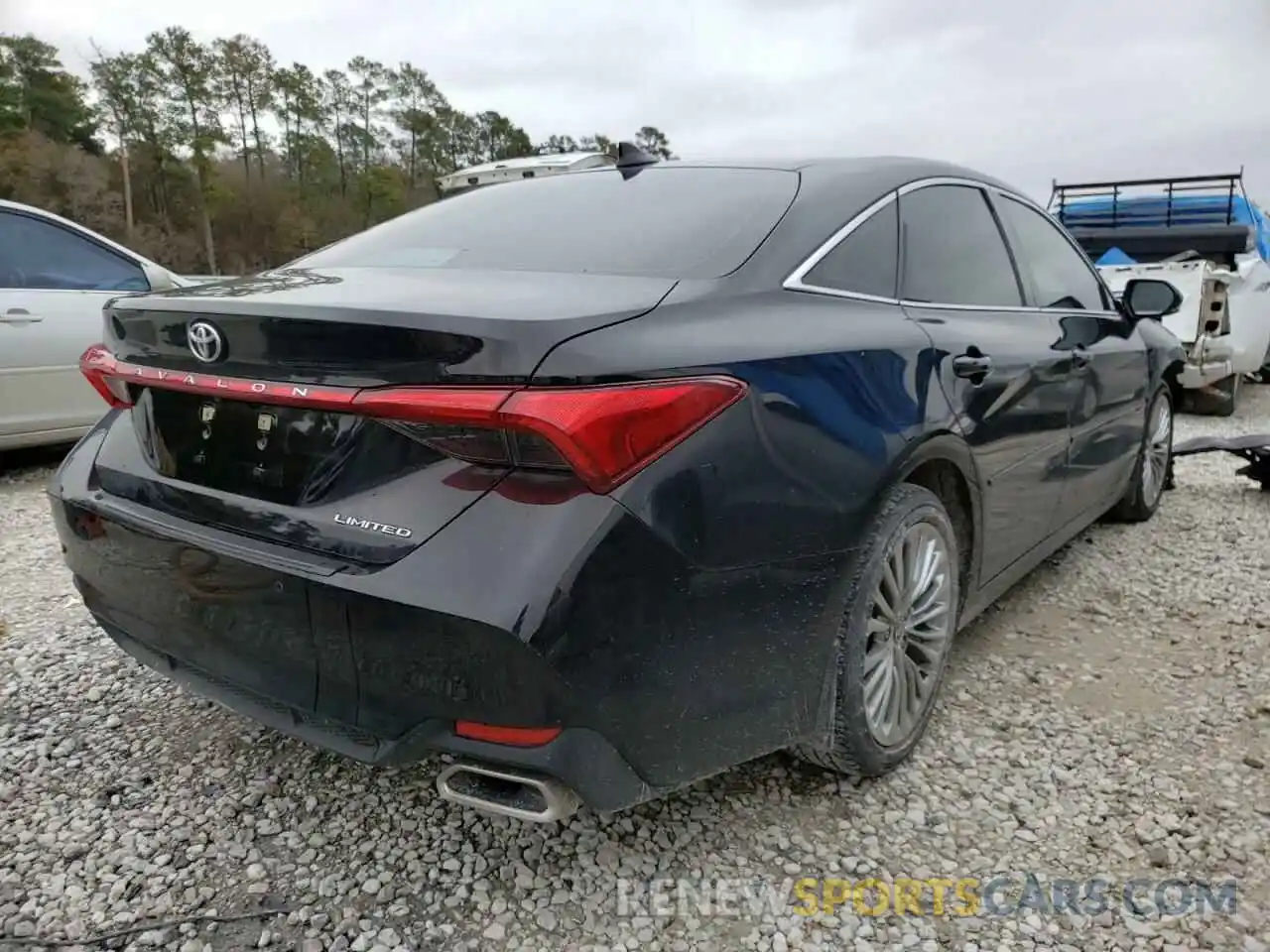 4 Photograph of a damaged car 4T1DZ1FB1MU056271 TOYOTA AVALON 2021