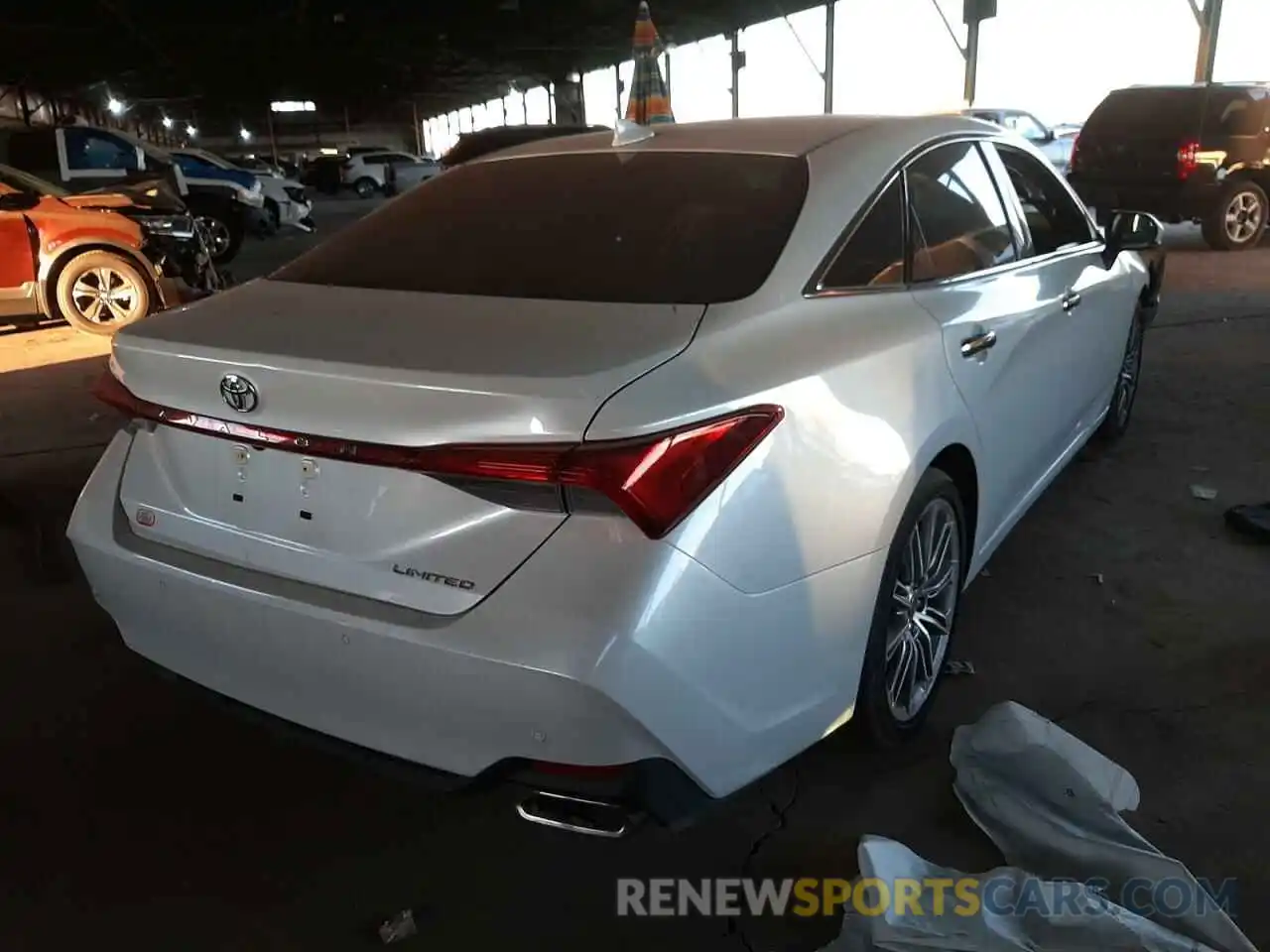 4 Photograph of a damaged car 4T1DZ1FB2MU064959 TOYOTA AVALON 2021