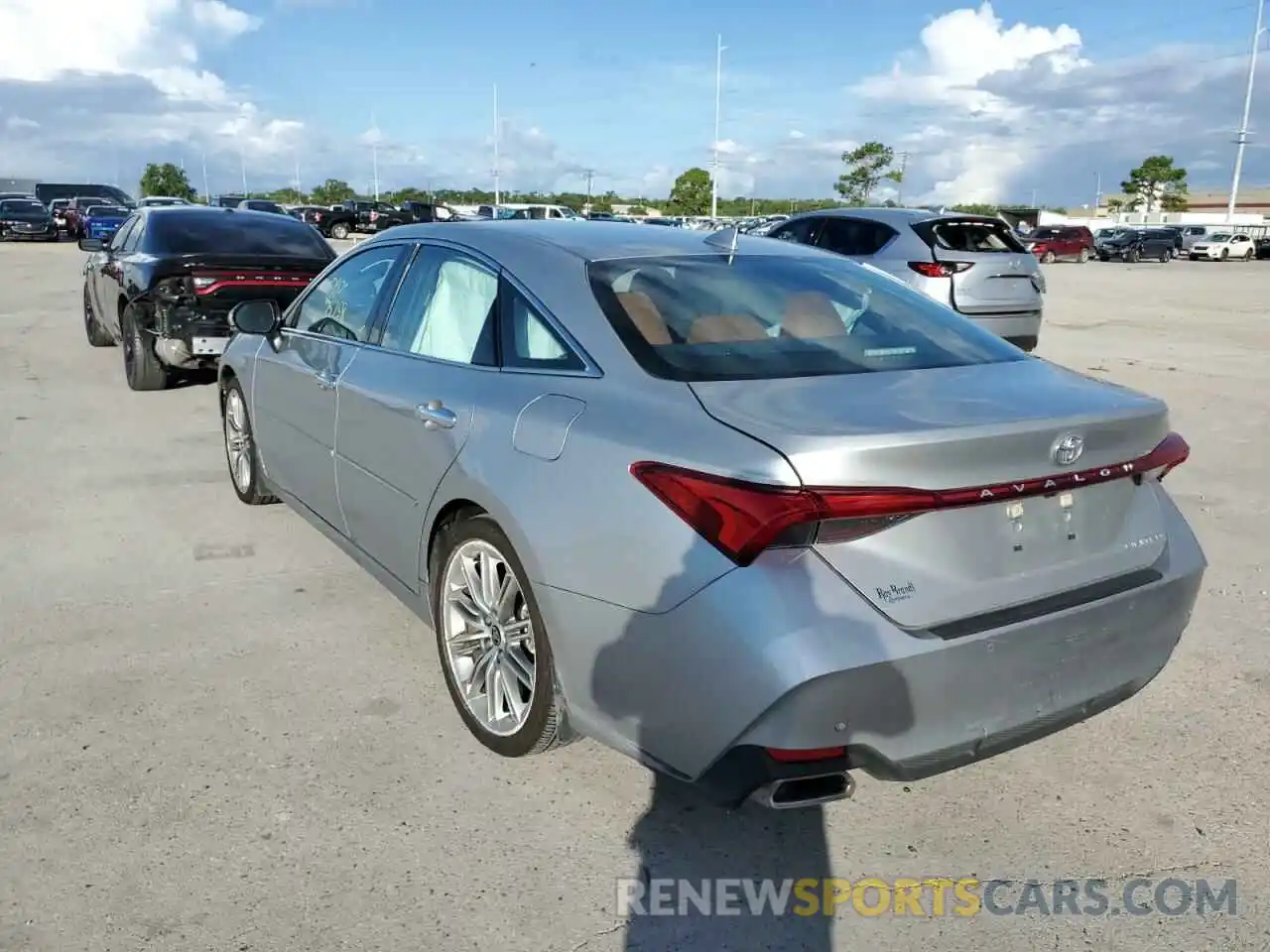 3 Photograph of a damaged car 4T1DZ1FB3MU068602 TOYOTA AVALON 2021