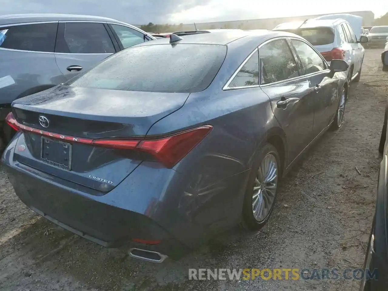 4 Photograph of a damaged car 4T1DZ1FB9MU056826 TOYOTA AVALON 2021