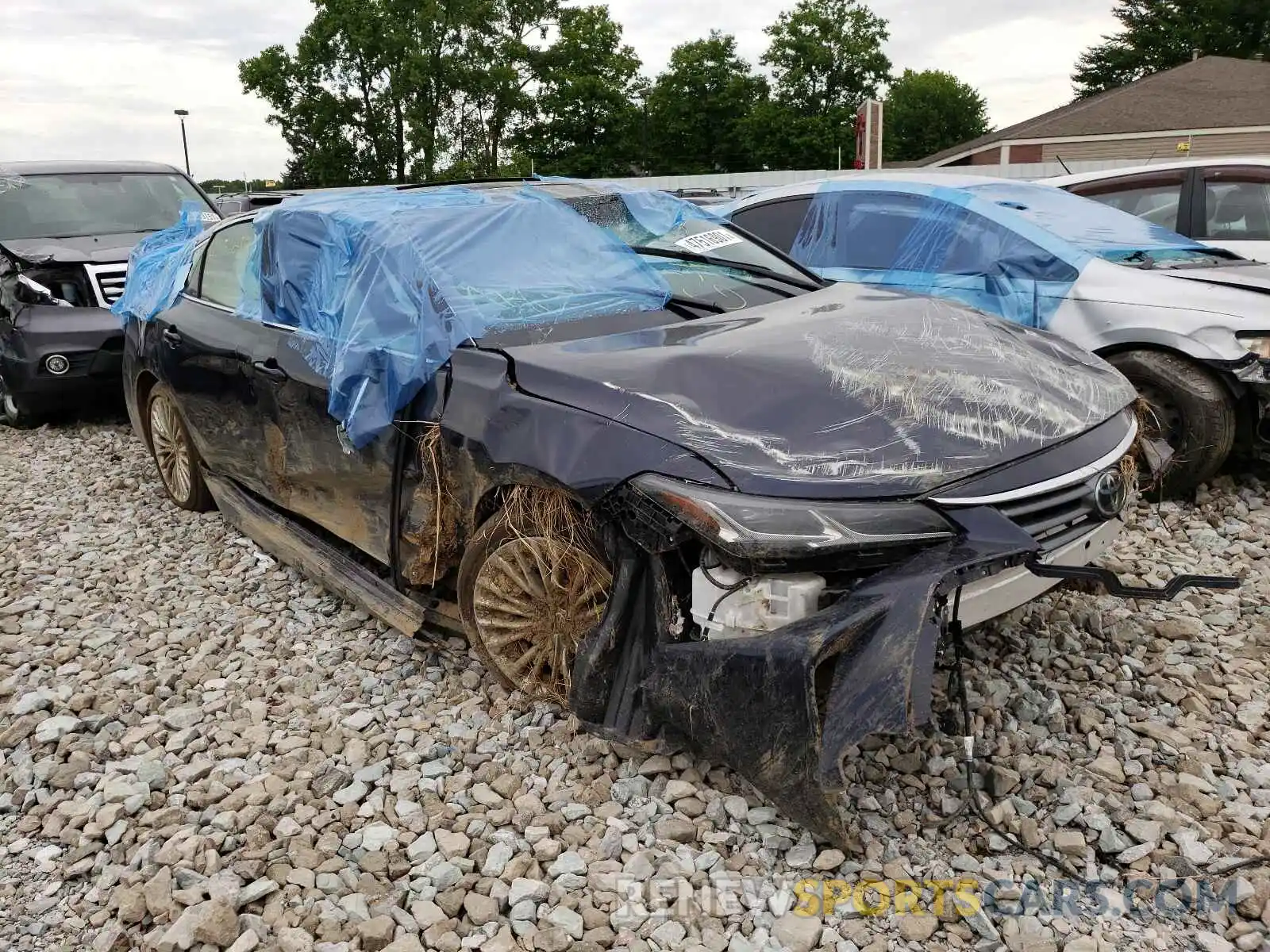 1 Photograph of a damaged car 4T1DZ1FBXMU061033 TOYOTA AVALON 2021