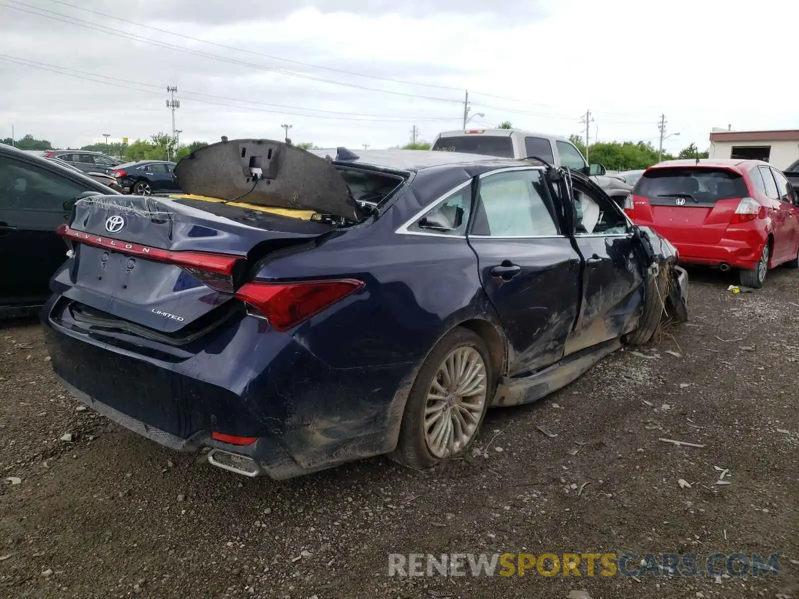 4 Photograph of a damaged car 4T1DZ1FBXMU061033 TOYOTA AVALON 2021