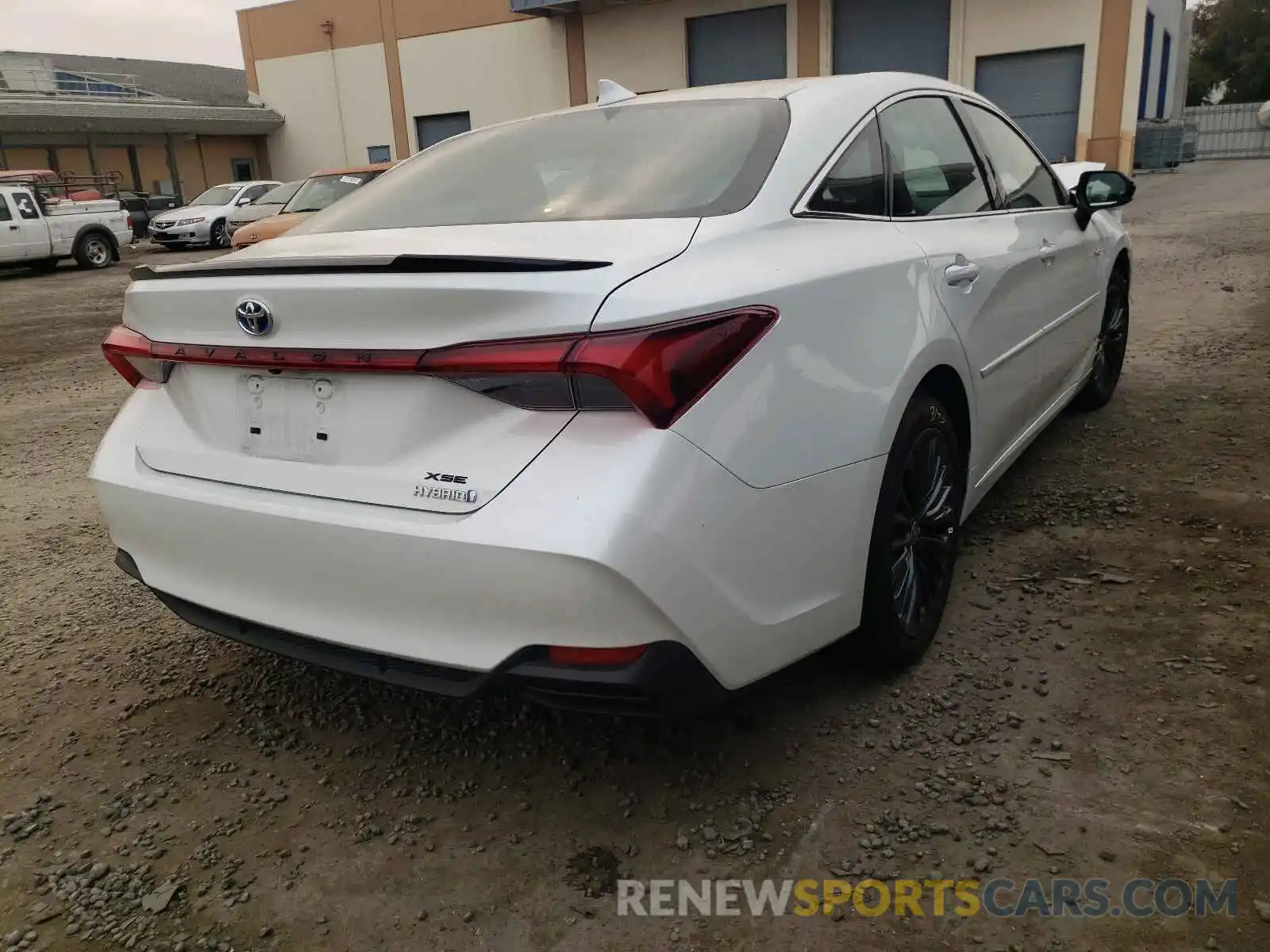 4 Photograph of a damaged car 4T1EA1AB0MU003371 TOYOTA AVALON 2021