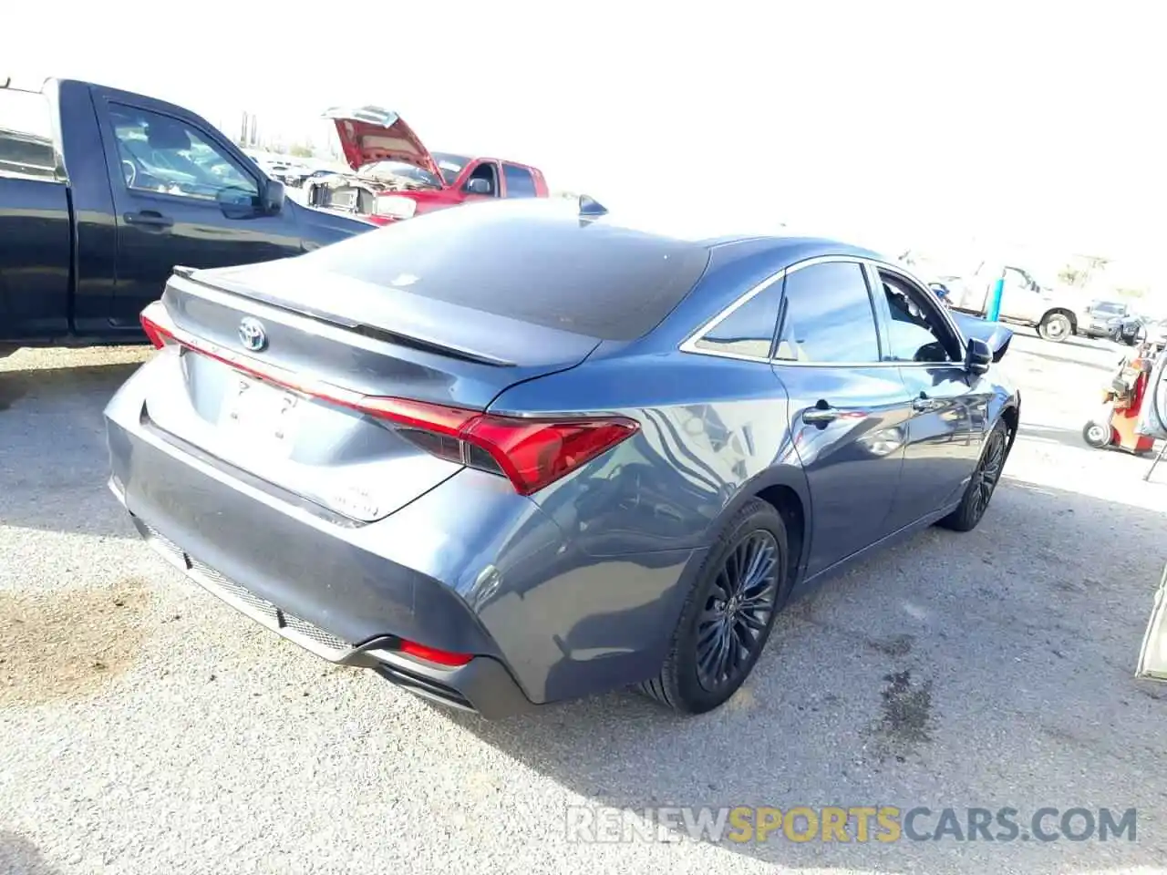 4 Photograph of a damaged car 4T1EA1AB1MU005095 TOYOTA AVALON 2021