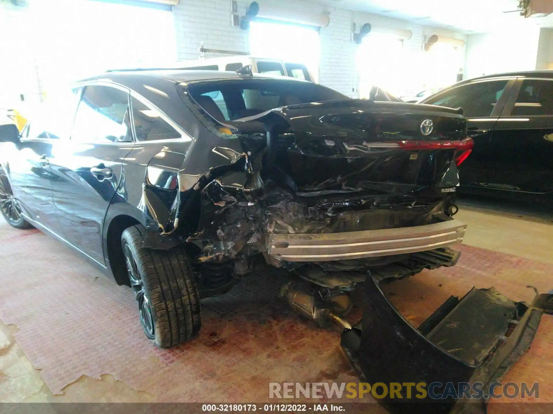 6 Photograph of a damaged car 4T1EA1AB3MU010069 TOYOTA AVALON 2021