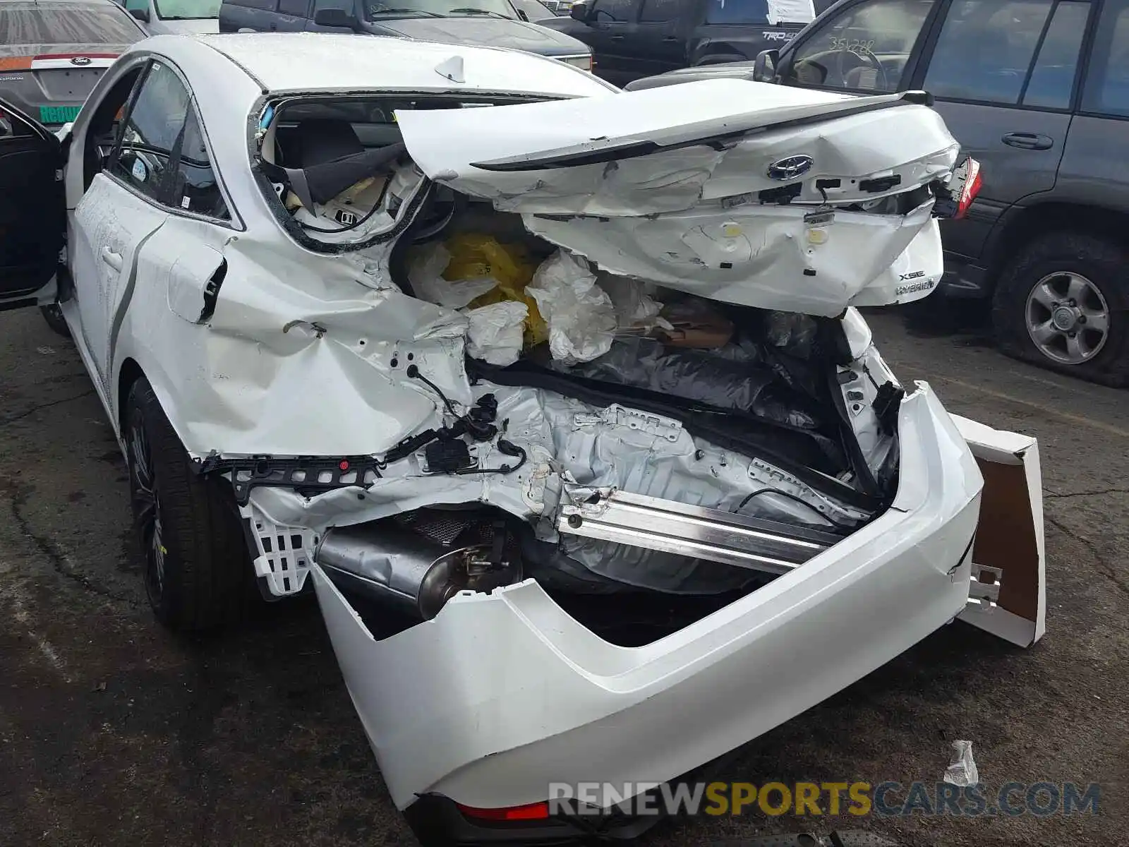 9 Photograph of a damaged car 4T1EA1AB4MU005110 TOYOTA AVALON 2021