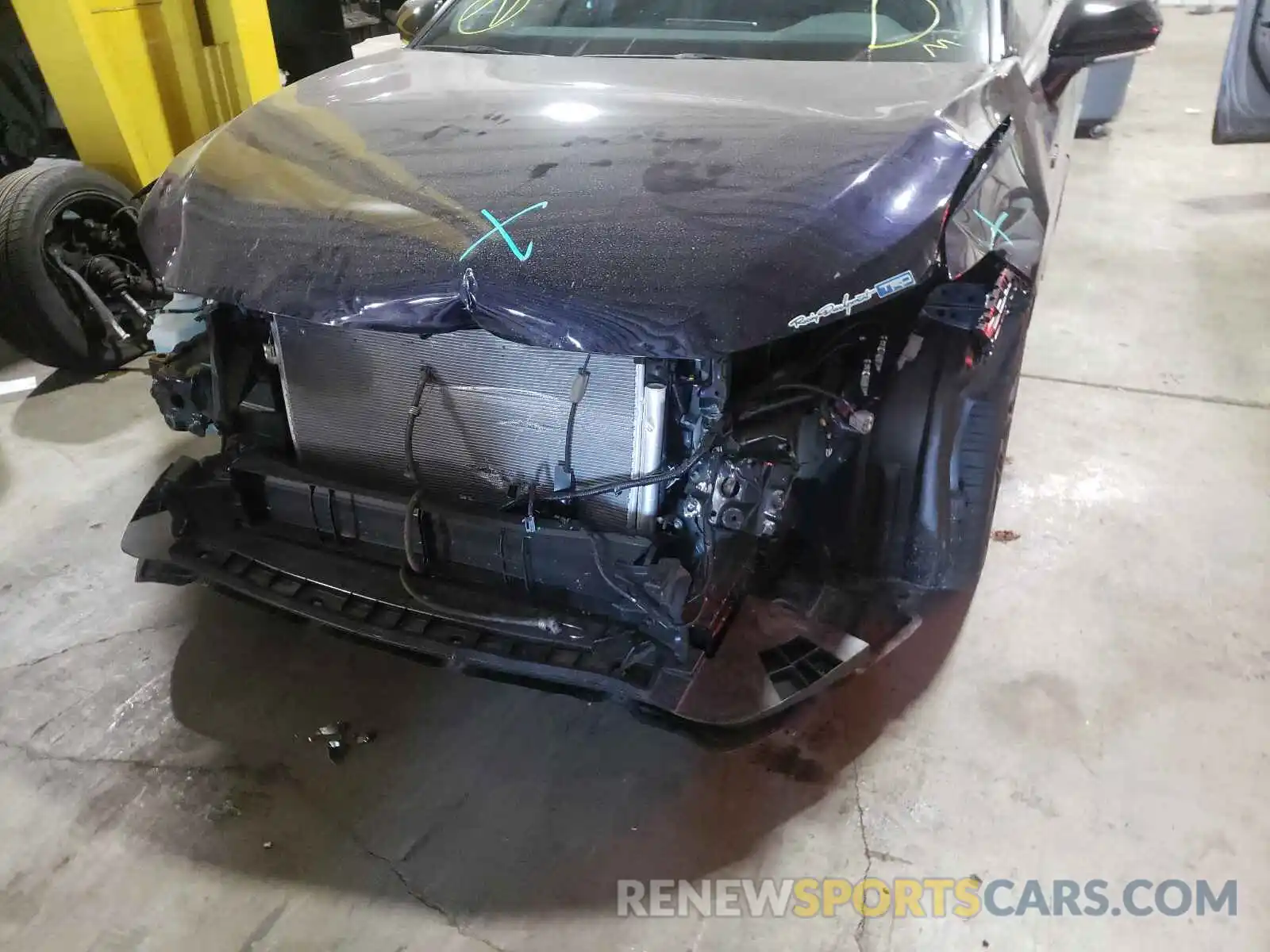 9 Photograph of a damaged car 4T1EA1AB6MU001723 TOYOTA AVALON 2021