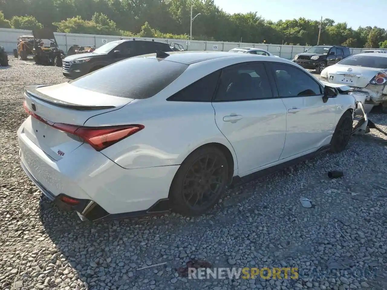 4 Photograph of a damaged car 4T1FZ1FB1MU064699 TOYOTA AVALON 2021