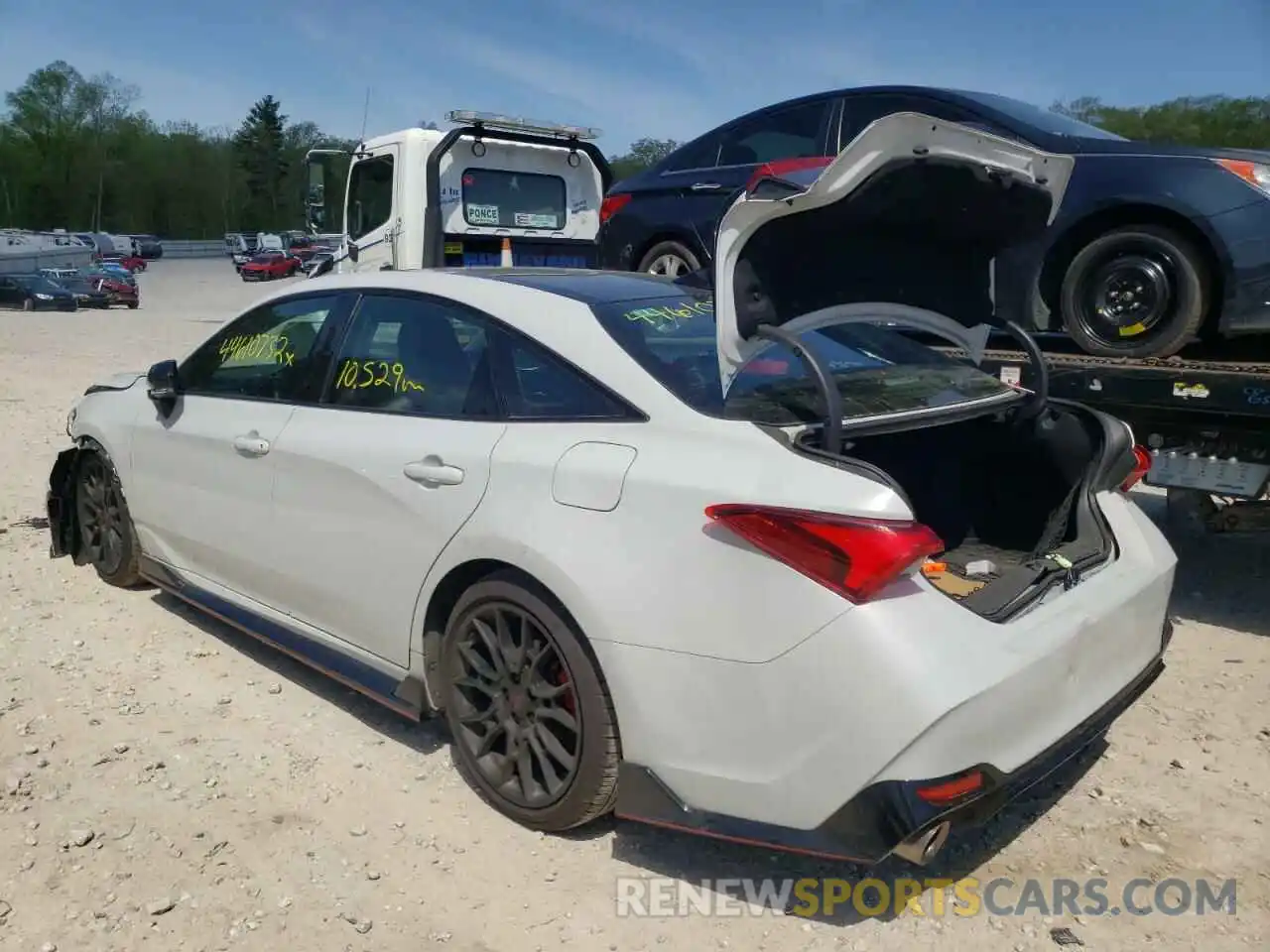 3 Photograph of a damaged car 4T1FZ1FB1MU067103 TOYOTA AVALON 2021