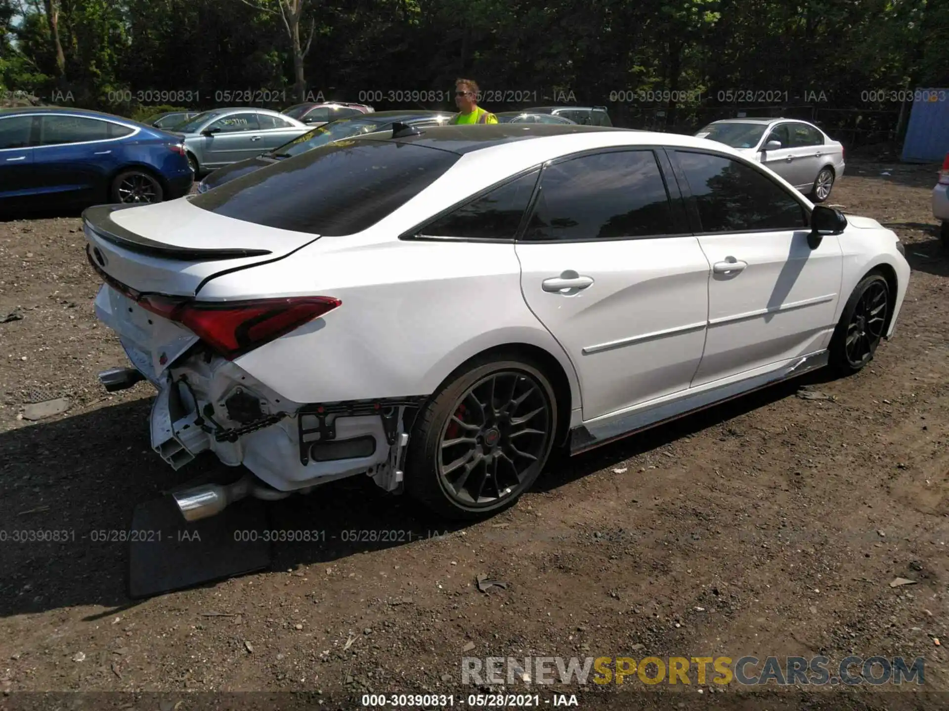 4 Photograph of a damaged car 4T1FZ1FB5MU056797 TOYOTA AVALON 2021