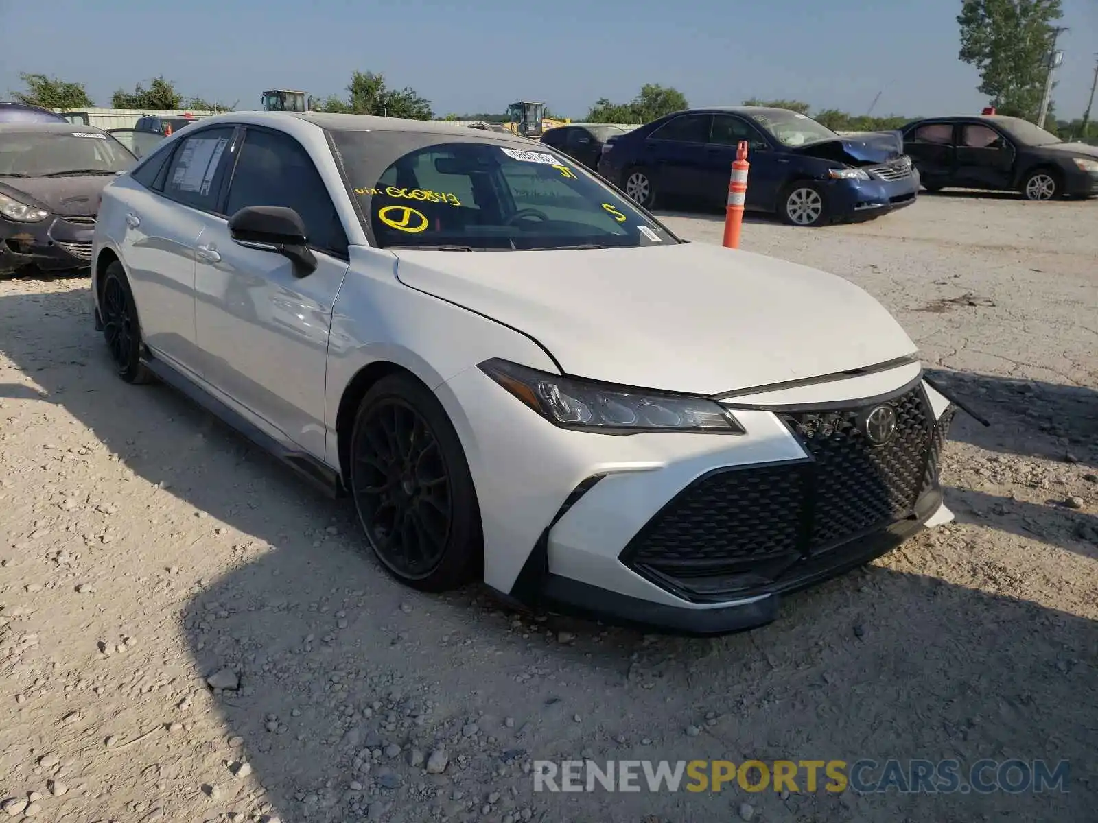 1 Photograph of a damaged car 4T1FZ1FB6MU060843 TOYOTA AVALON 2021