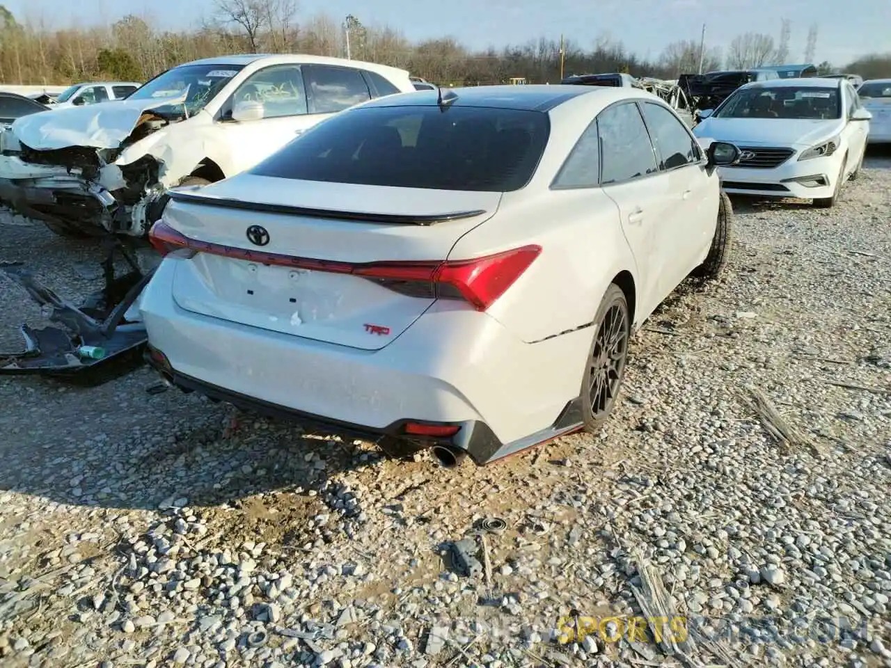 4 Photograph of a damaged car 4T1FZ1FB8MU064649 TOYOTA AVALON 2021