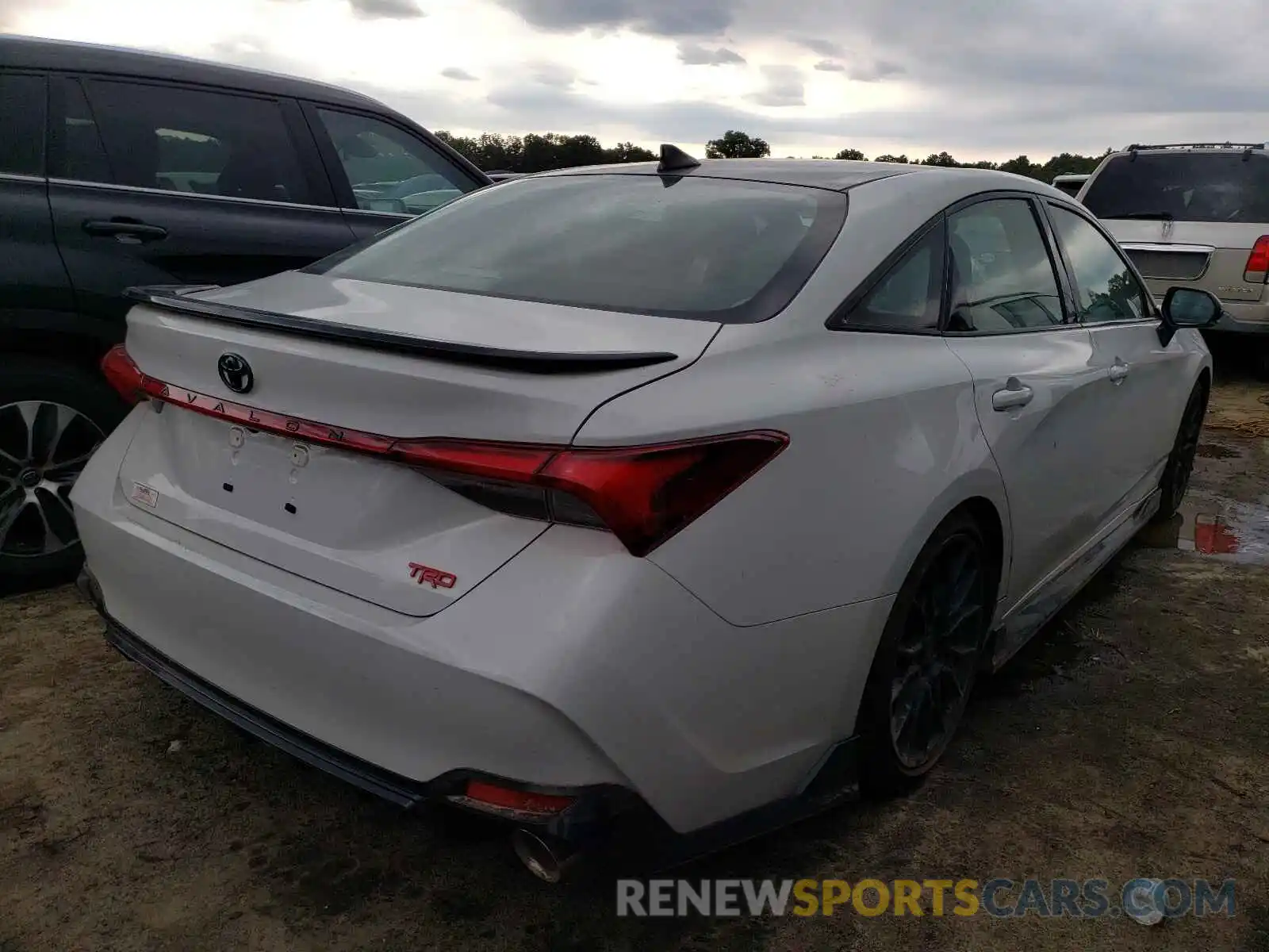 4 Photograph of a damaged car 4T1FZ1FBXMU065608 TOYOTA AVALON 2021