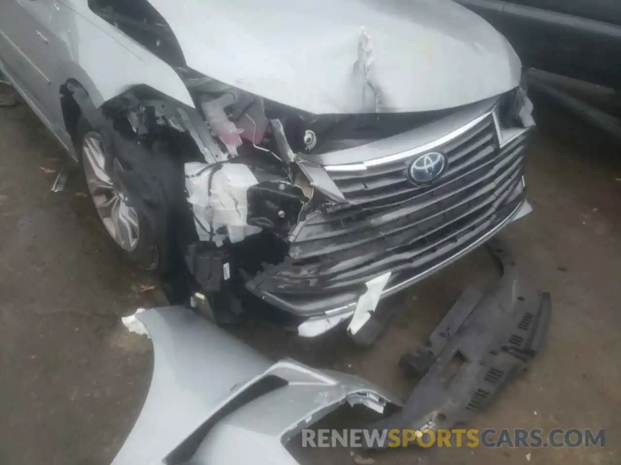 9 Photograph of a damaged car 4T1JA1AB0MU002235 TOYOTA AVALON 2021