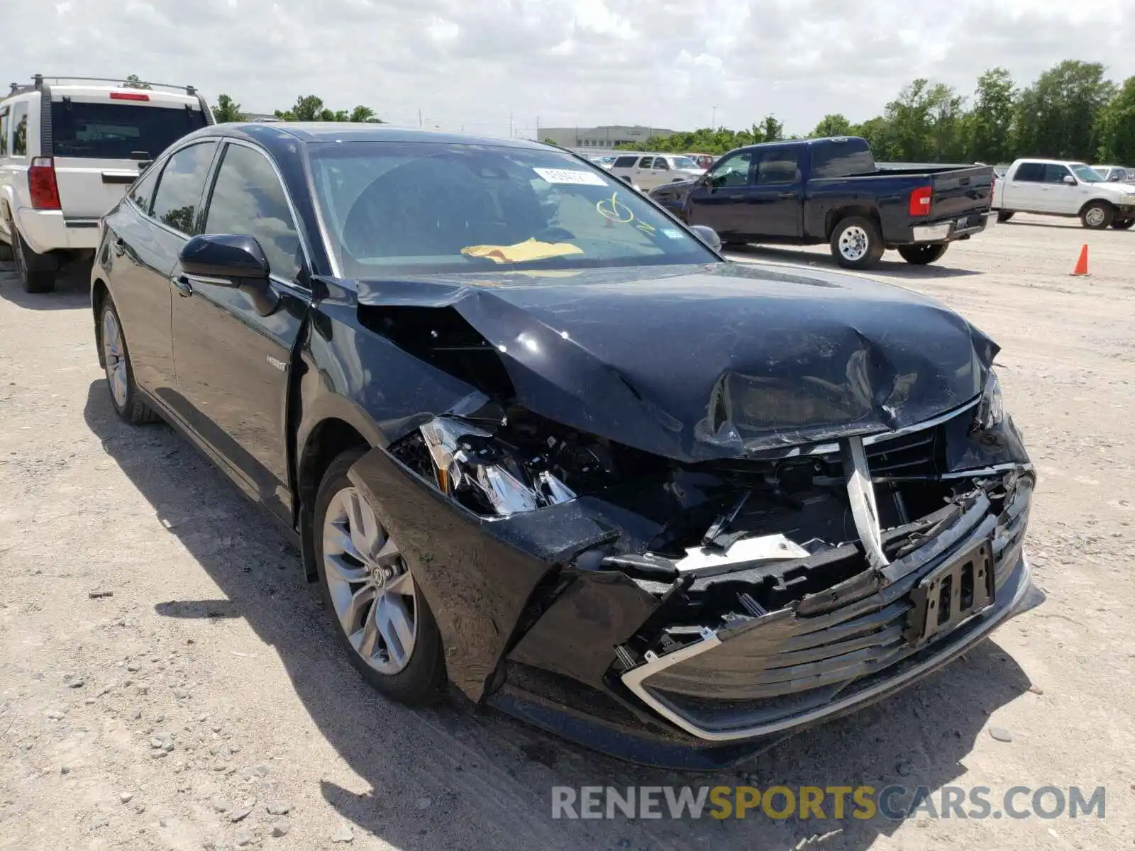 1 Photograph of a damaged car 4T1JA1ABXMU003182 TOYOTA AVALON 2021