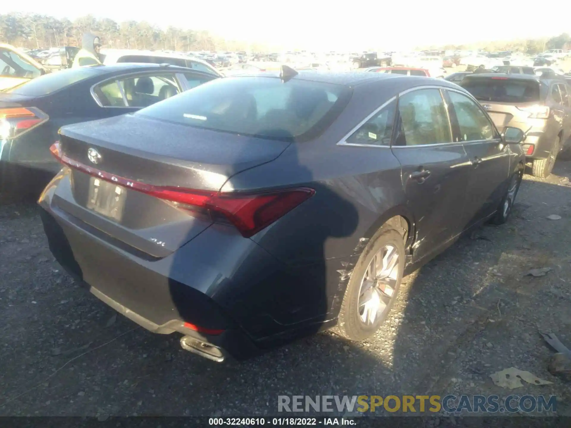 4 Photograph of a damaged car 4T1JZ1FB0MU064168 TOYOTA AVALON 2021