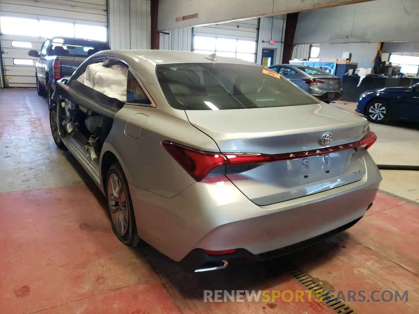 3 Photograph of a damaged car 4T1JZ1FB3MU063838 TOYOTA AVALON 2021