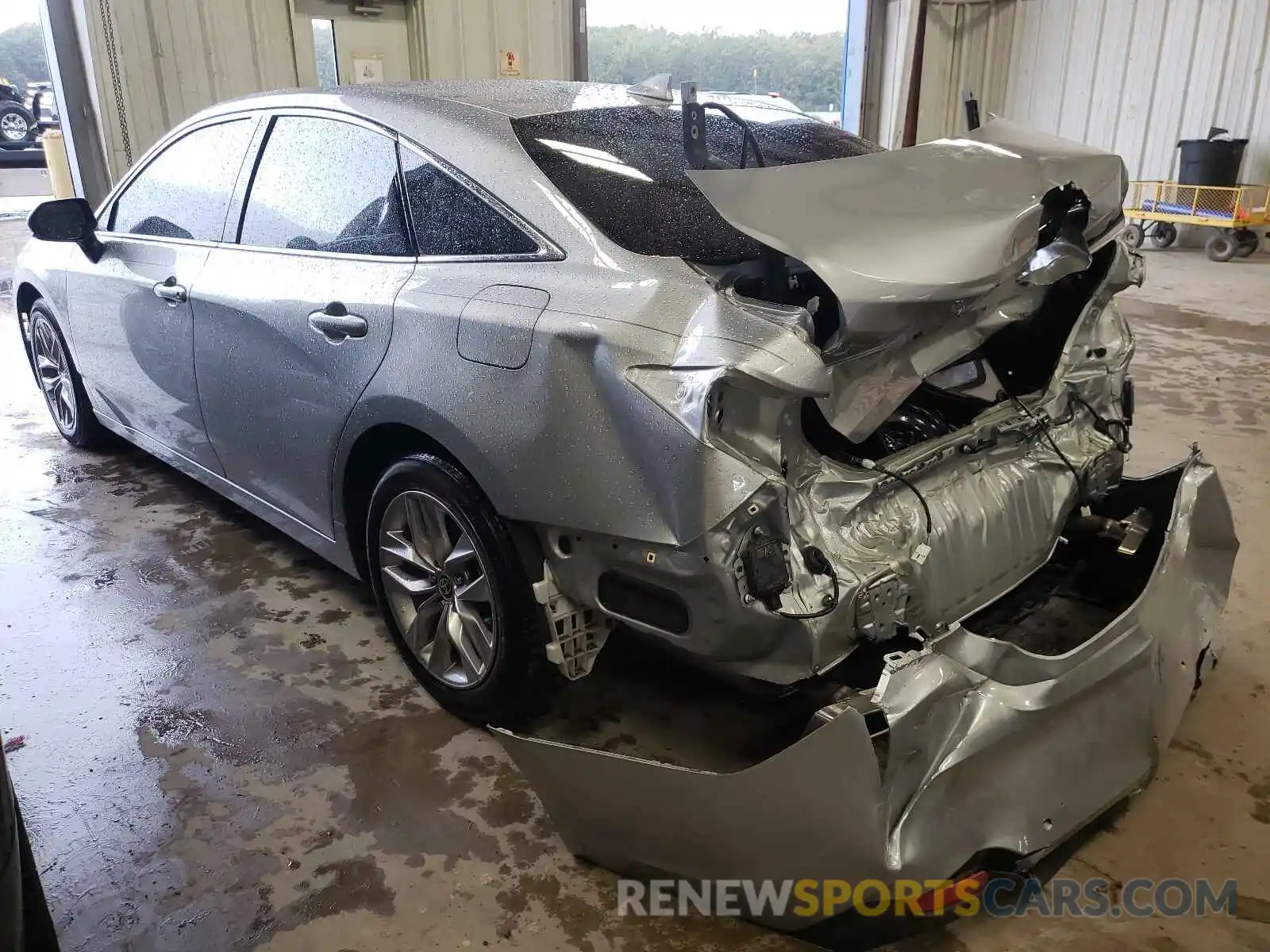 3 Photograph of a damaged car 4T1JZ1FB4MU057790 TOYOTA AVALON 2021