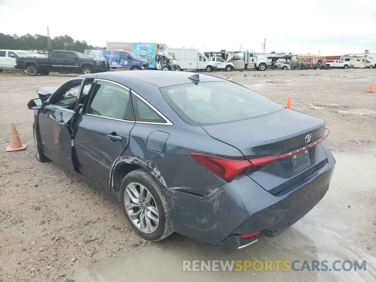 3 Photograph of a damaged car 4T1JZ1FB5MU064120 TOYOTA AVALON 2021