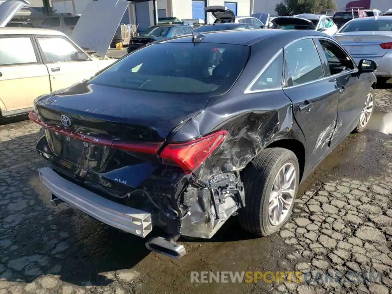 4 Photograph of a damaged car 4T1JZ1FB5MU064330 TOYOTA AVALON 2021