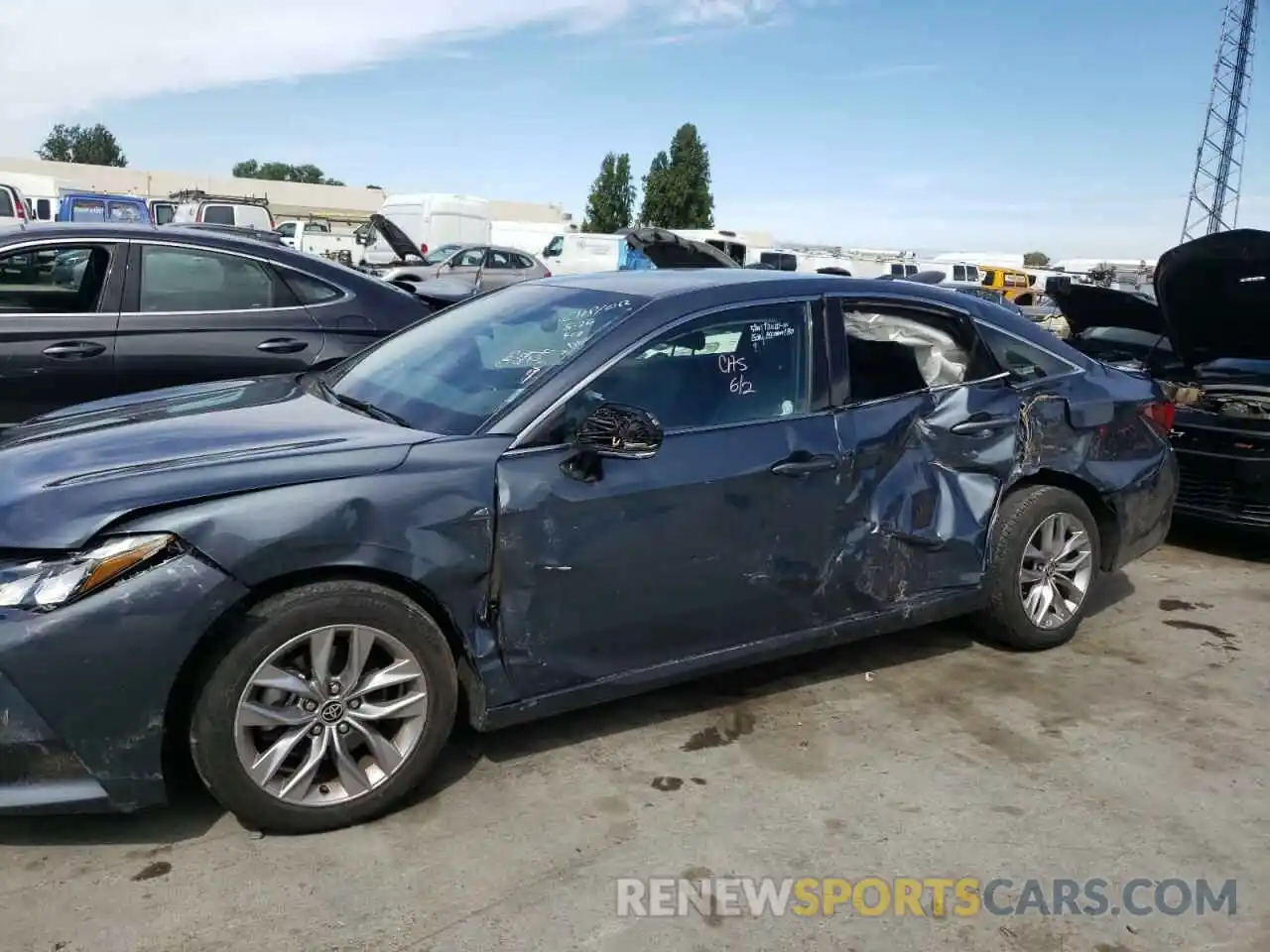 9 Photograph of a damaged car 4T1JZ1FB6MU063736 TOYOTA AVALON 2021