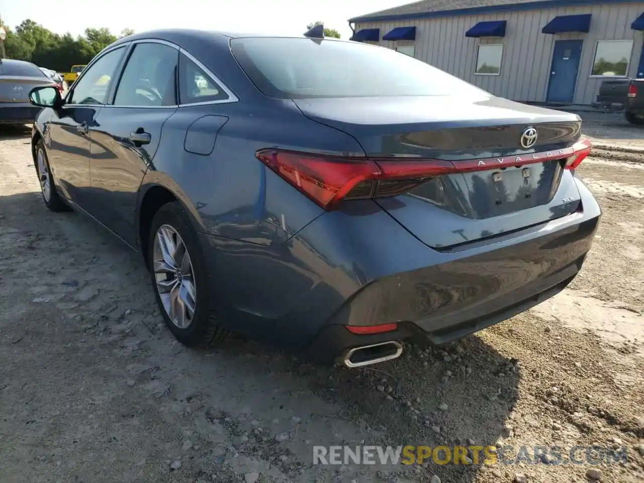 3 Photograph of a damaged car 4T1JZ1FB8MU065682 TOYOTA AVALON 2021